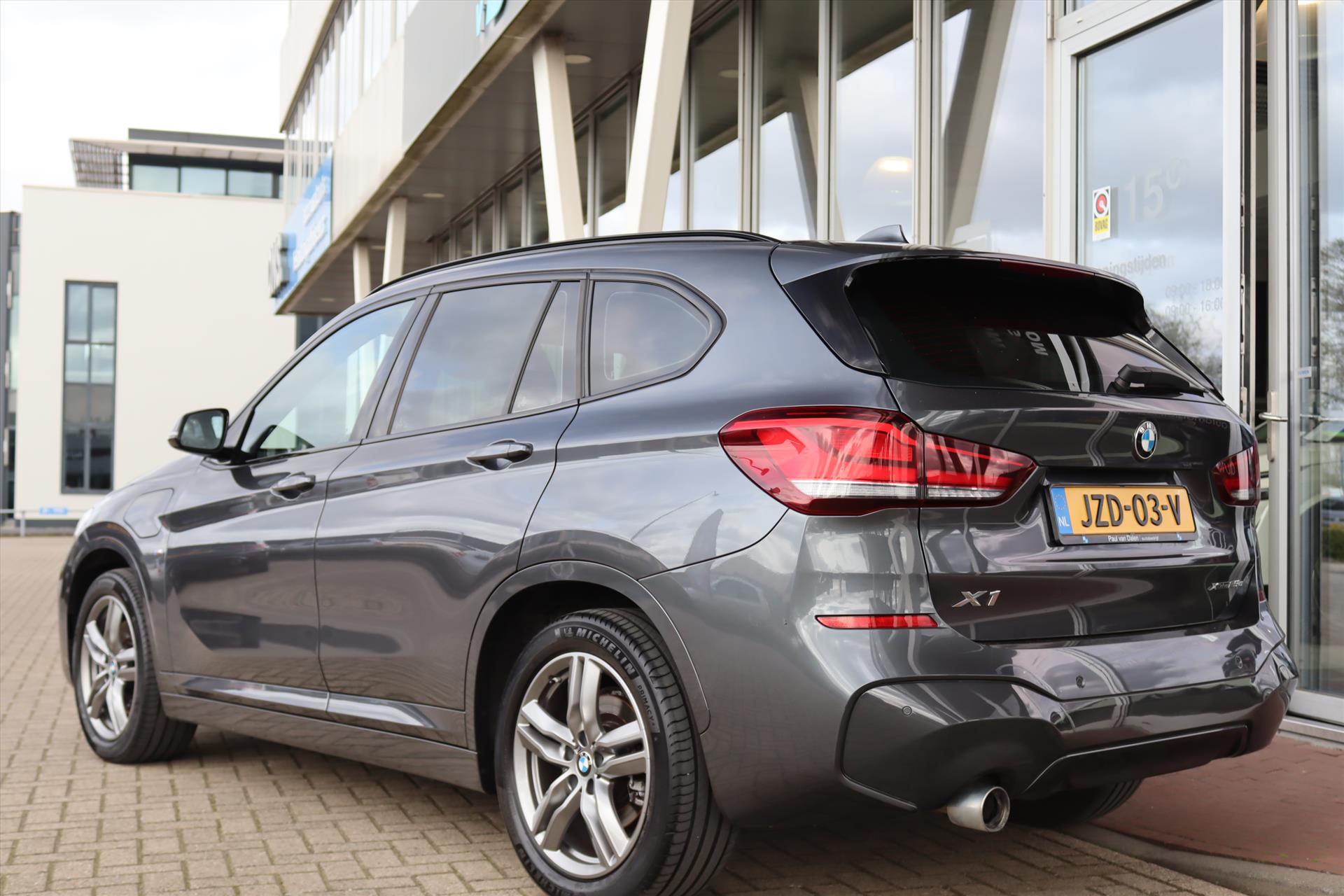 Foto van BMW X1 Xdrive25e