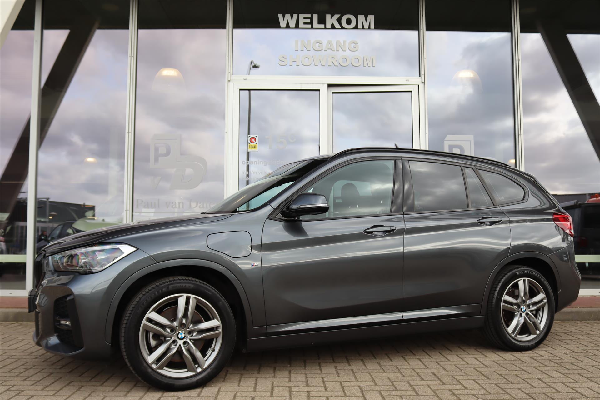 Foto van BMW X1 Xdrive25e