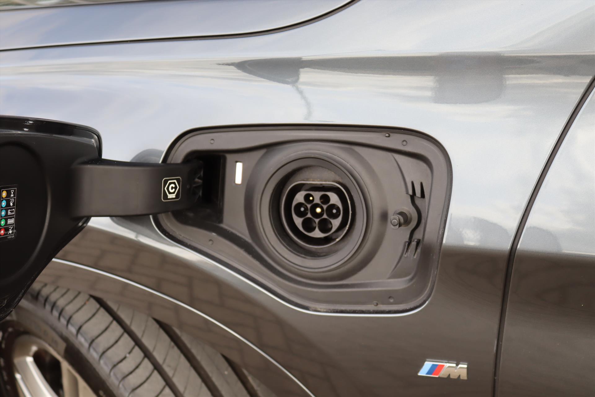 Foto van BMW X1 Xdrive25e