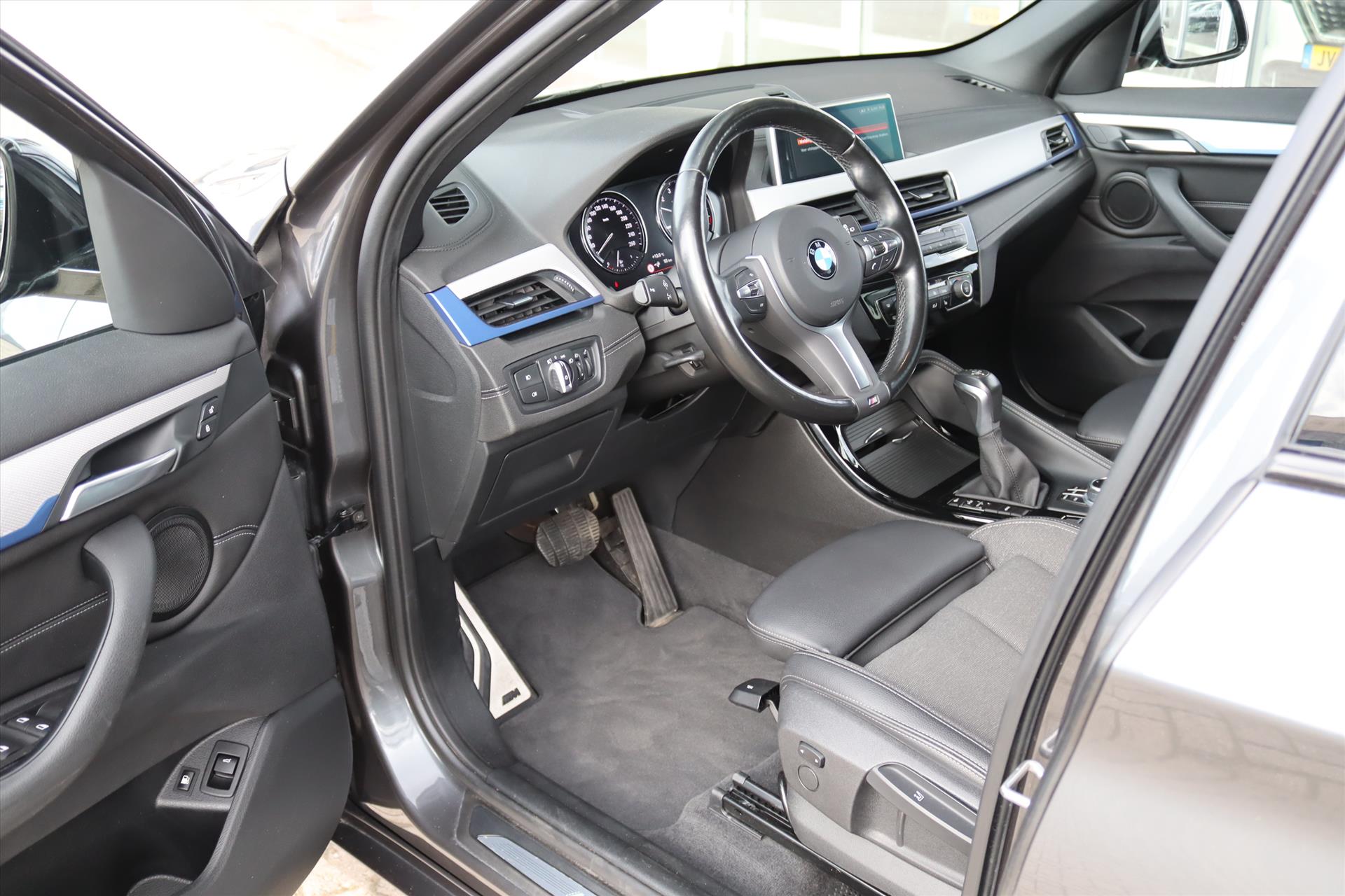 Foto van BMW X1 Xdrive25e