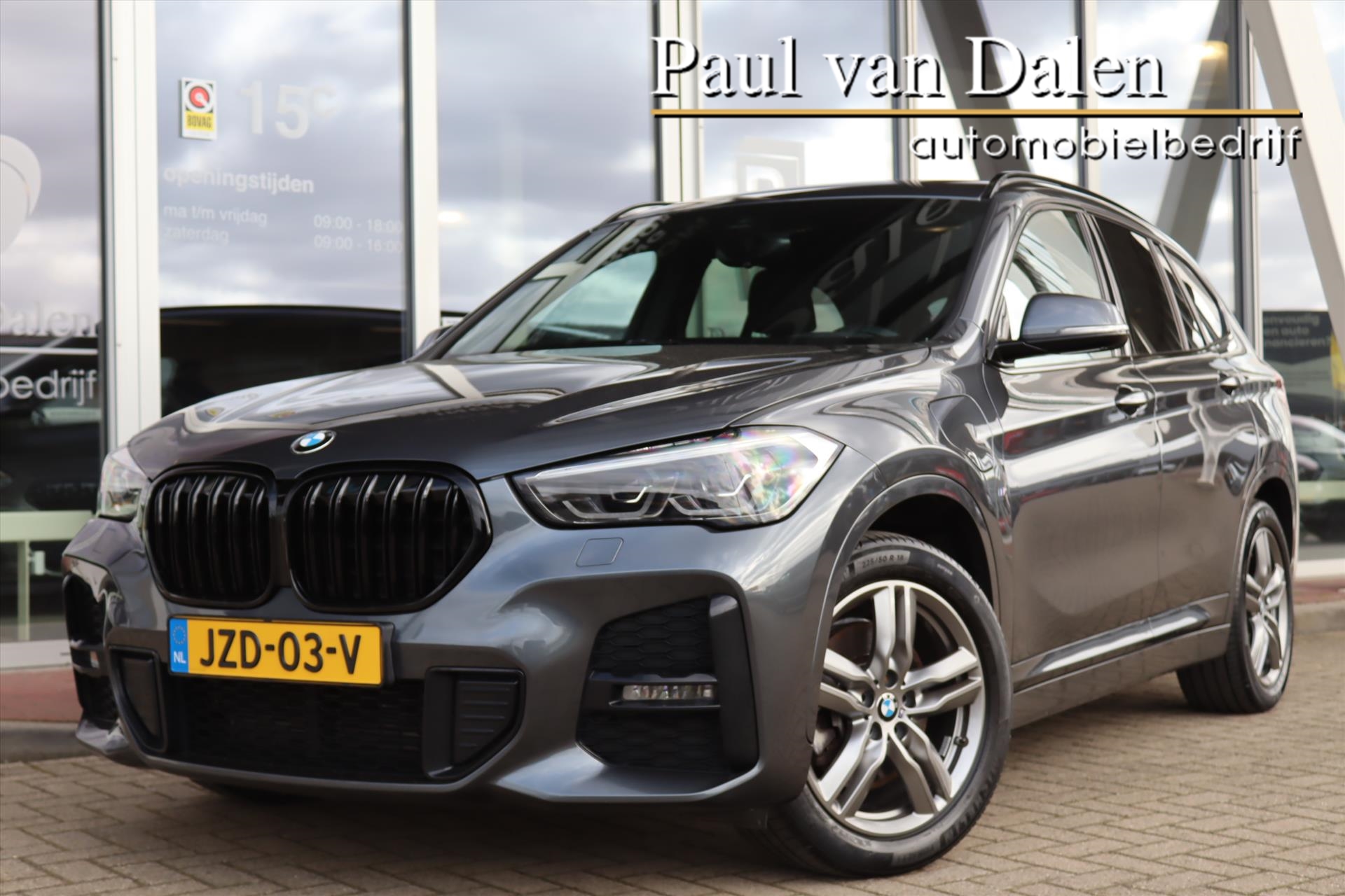Foto van BMW X1 Xdrive25e