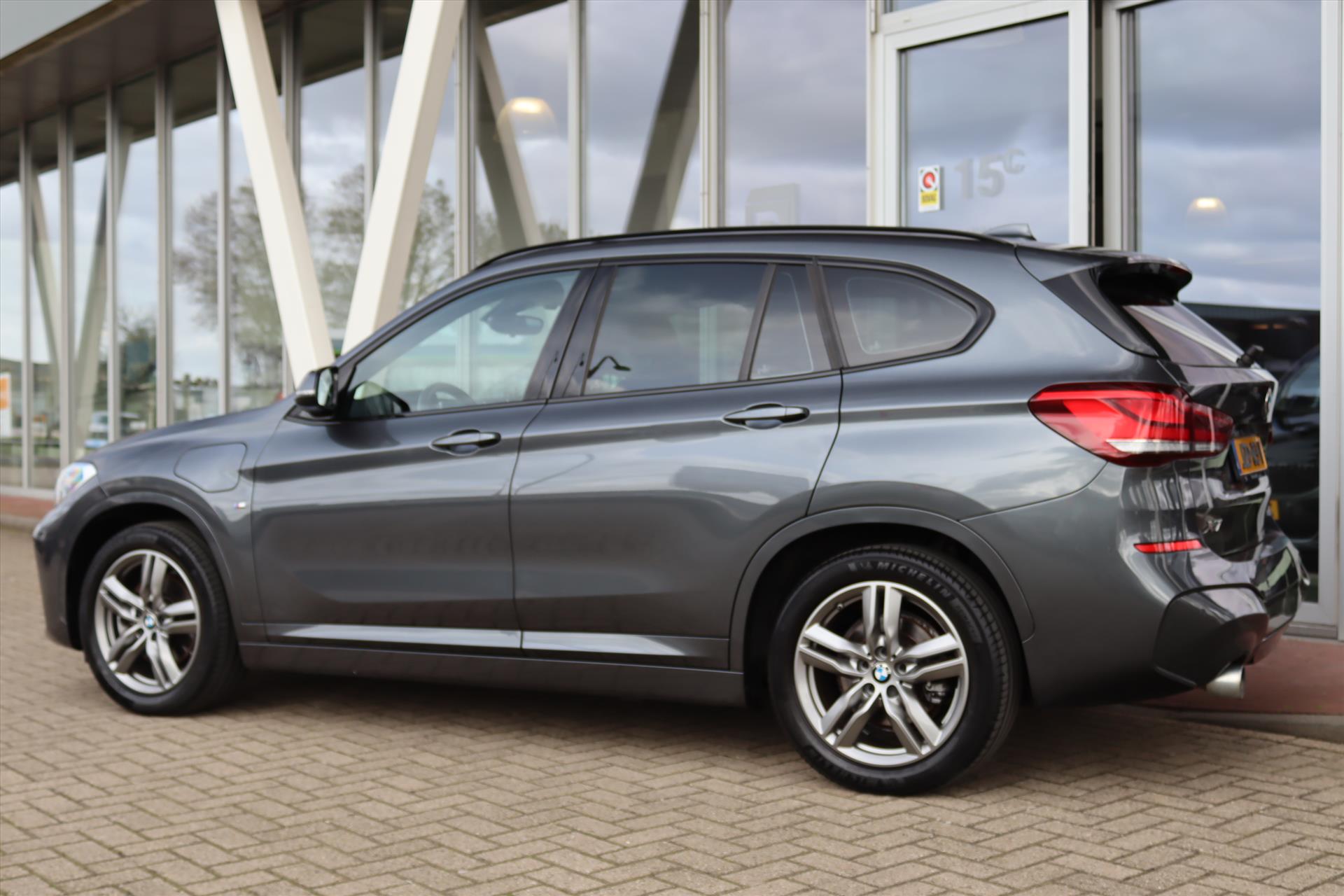Foto van BMW X1 Xdrive25e