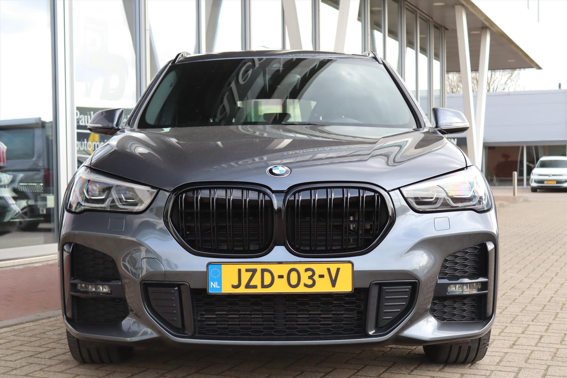 Foto van BMW X1 Xdrive25e