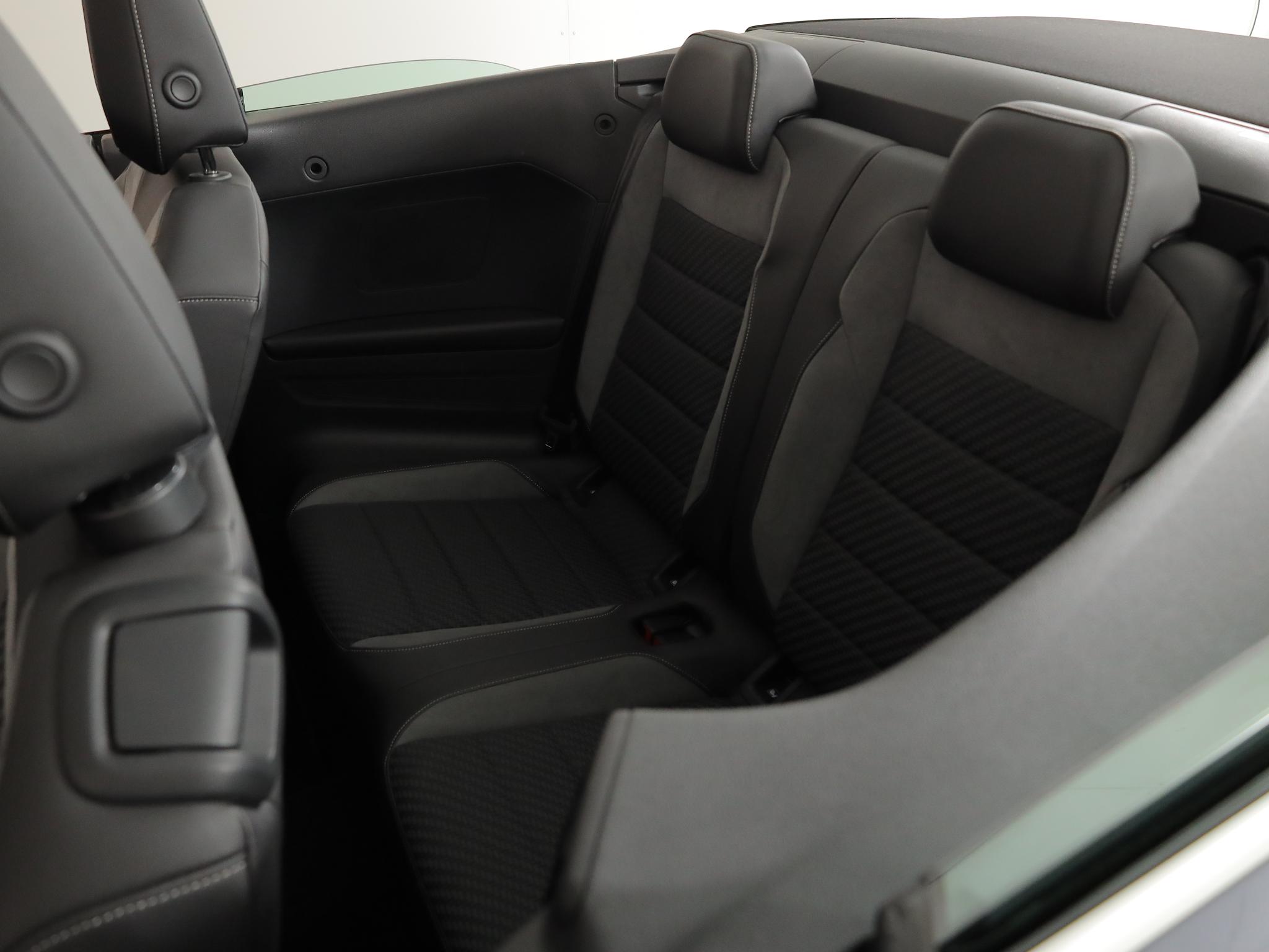 Foto van Volkswagen T-roc Cabrio