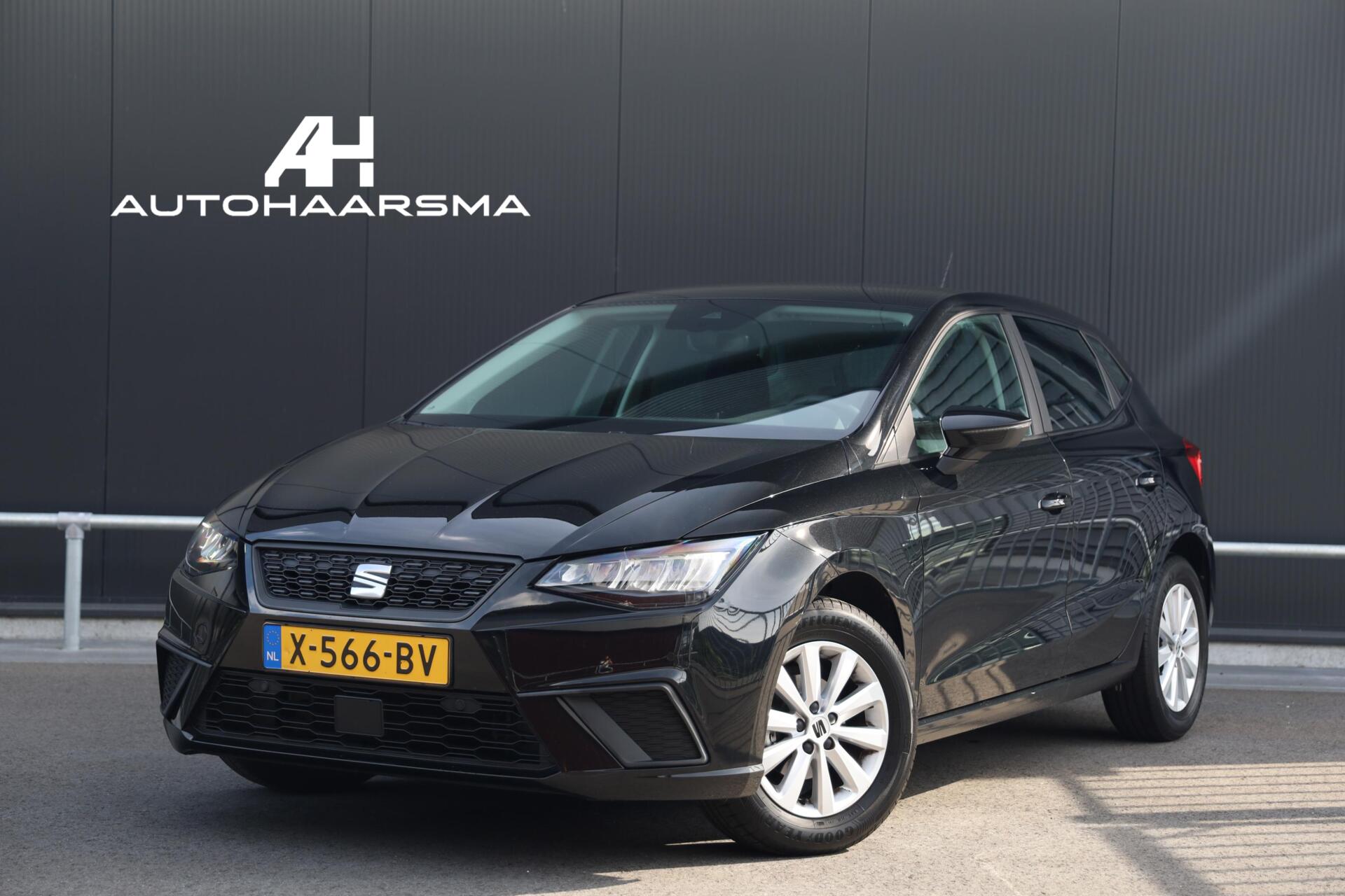 Seat Ibiza 1.0 EcoTSI 95pk Style Business Connect Stoelverwarming Clima Cruise Virtual Parkeersensoren Fabrieksgarantie NL-Auto! 2023 - voorkant