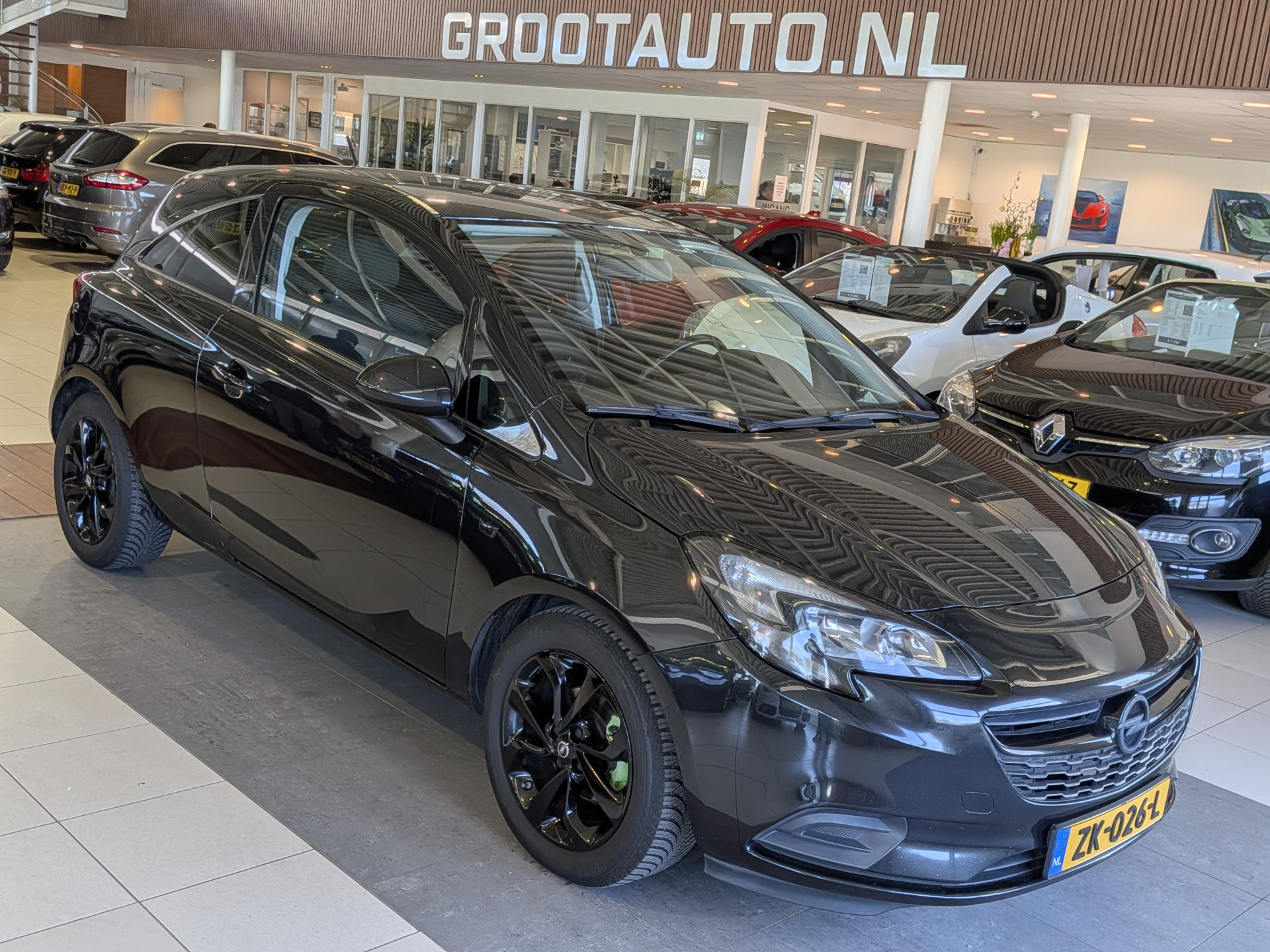 Opel Corsa 1.4 Innovation 2016 - voorkant