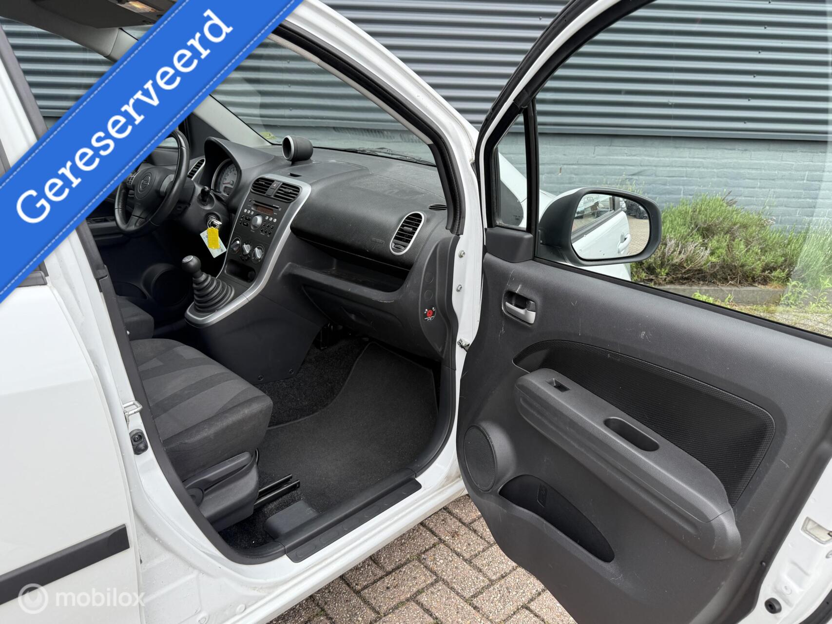 Foto van Opel Agila
