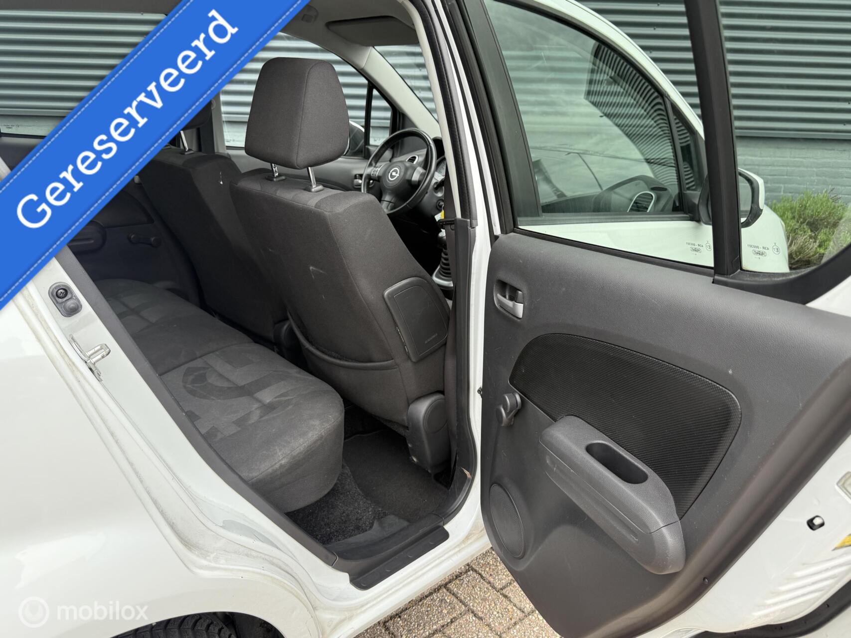 Foto van Opel Agila