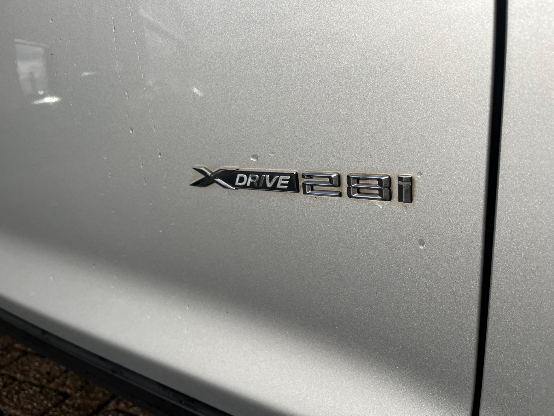 Foto van BMW X3 Xdrive28i