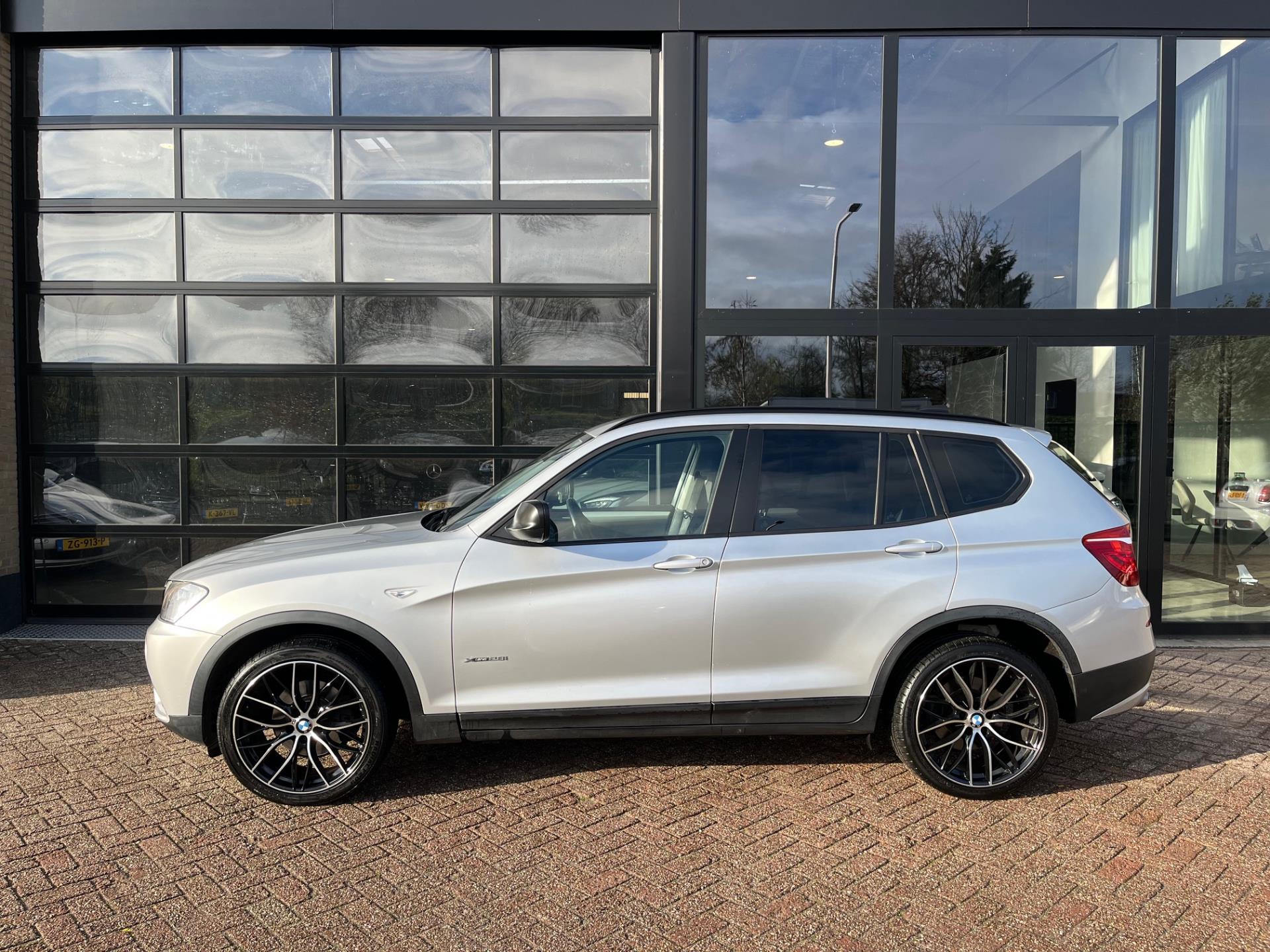Foto van BMW X3 Xdrive28i