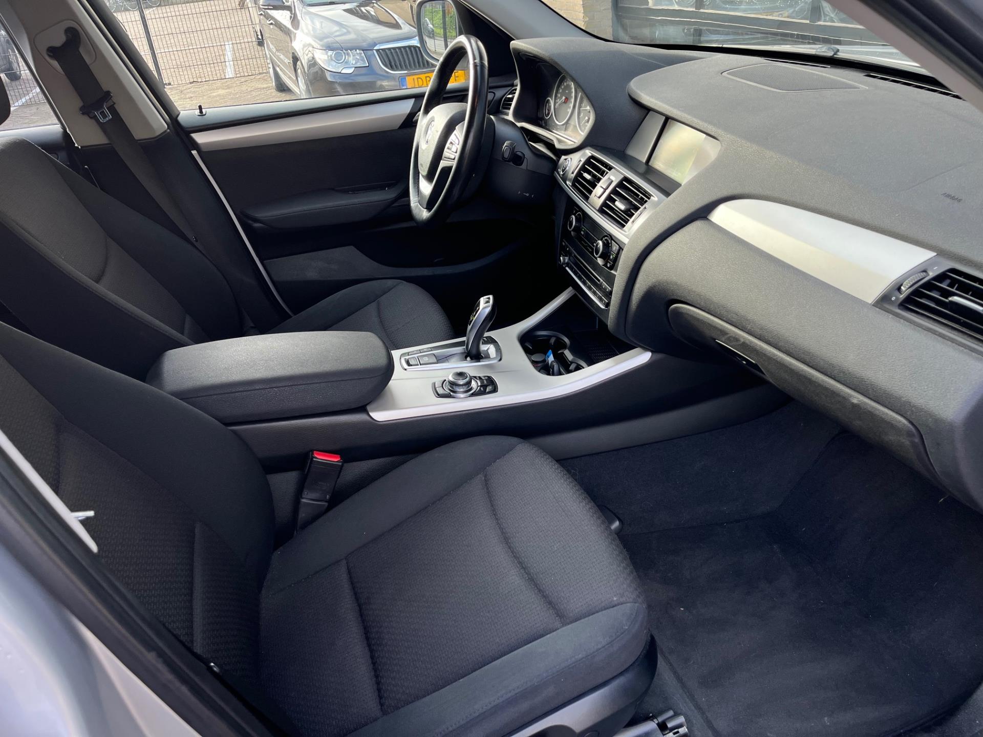 Foto van BMW X3 Xdrive28i