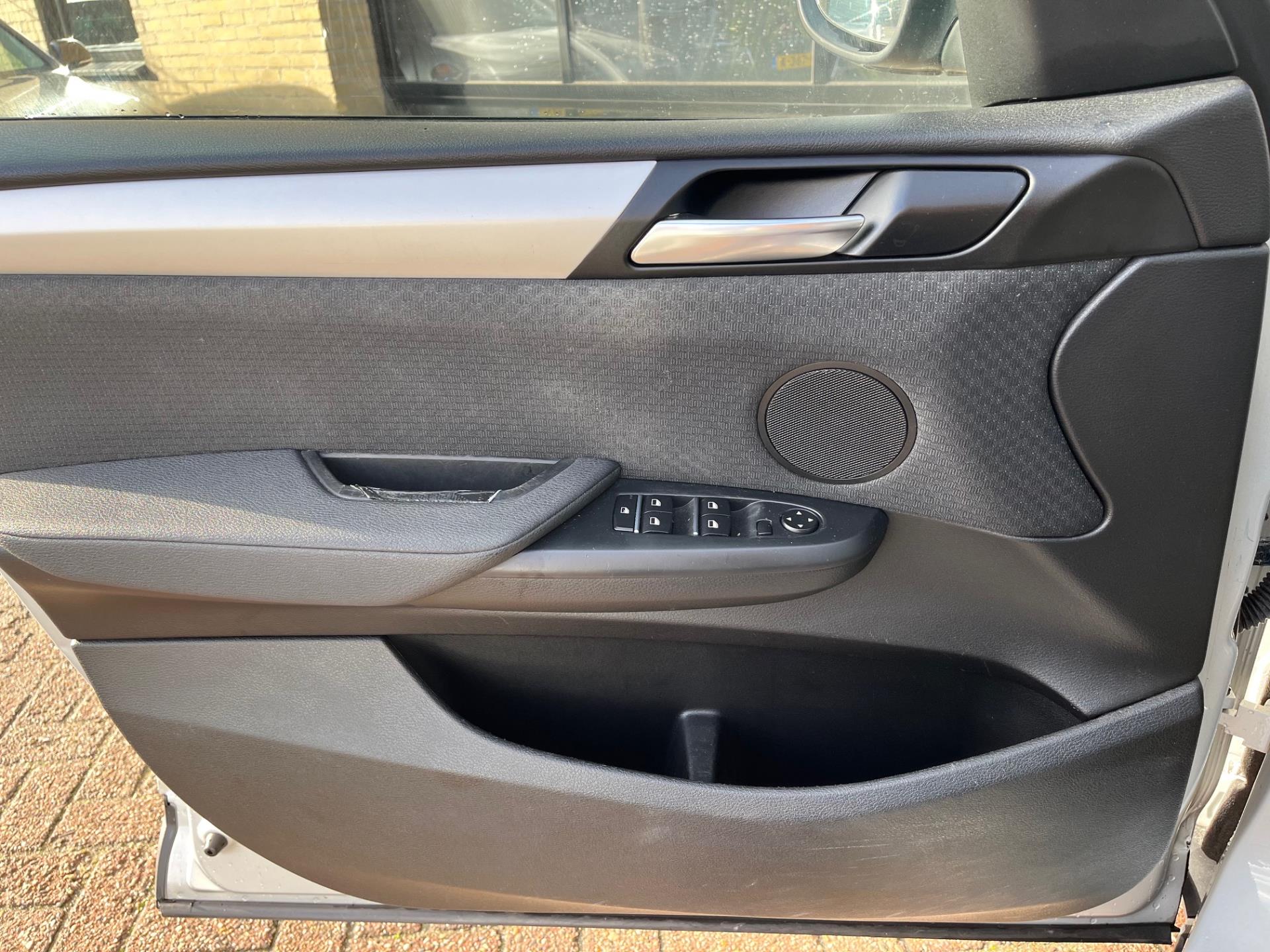Foto van BMW X3 Xdrive28i