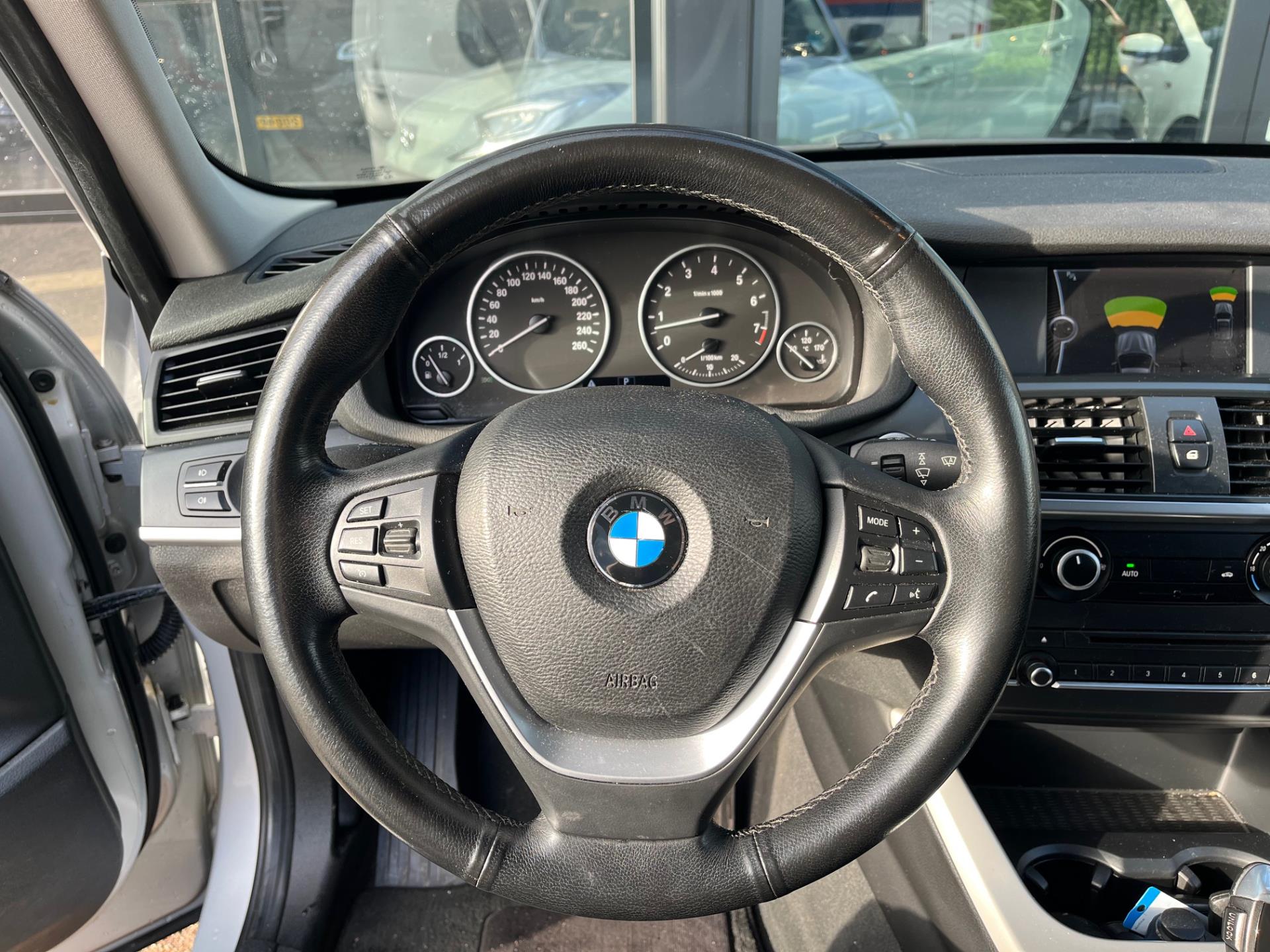 Foto van BMW X3 Xdrive28i