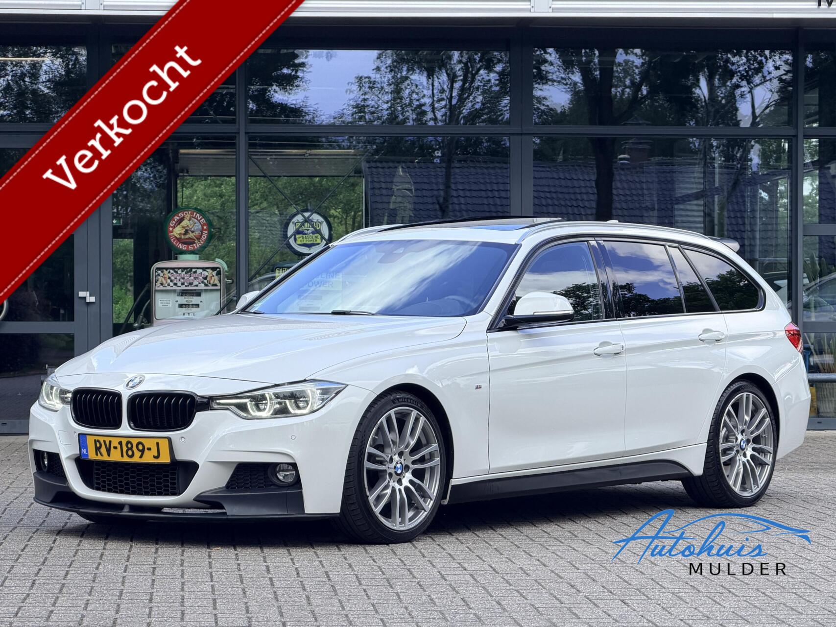 BMW 330d 330d M Sport | Automaat | Head Up | Harman/Kardon | Pano | Trekhaak | Nieuwe Motor 2015 - voorkant