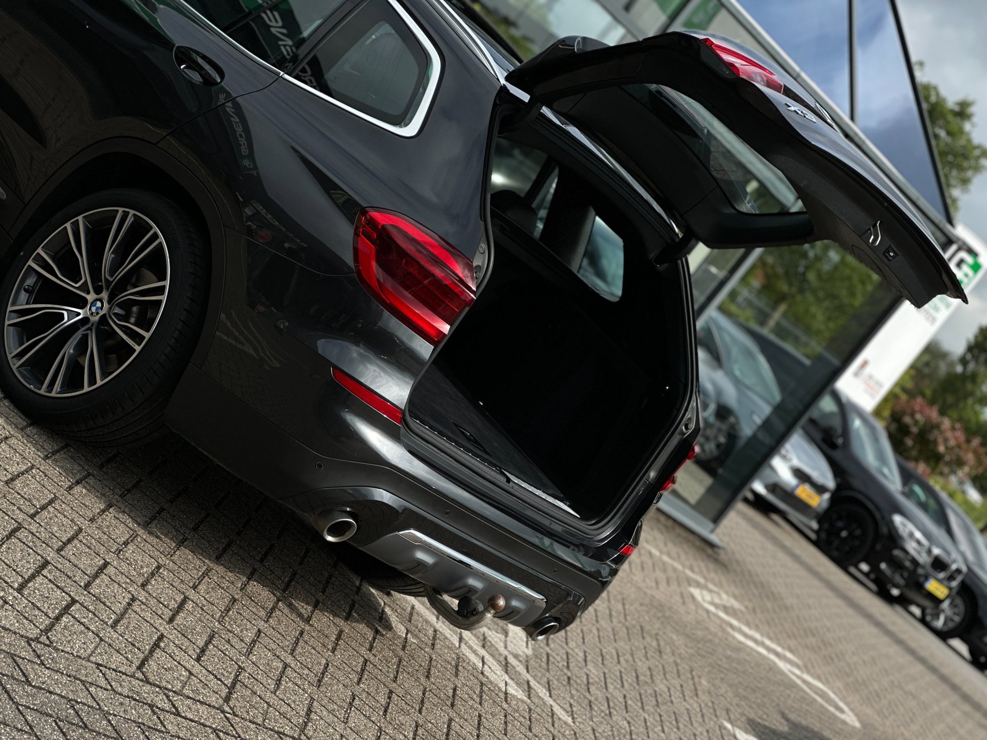 Foto van BMW X3 Xdrive20i