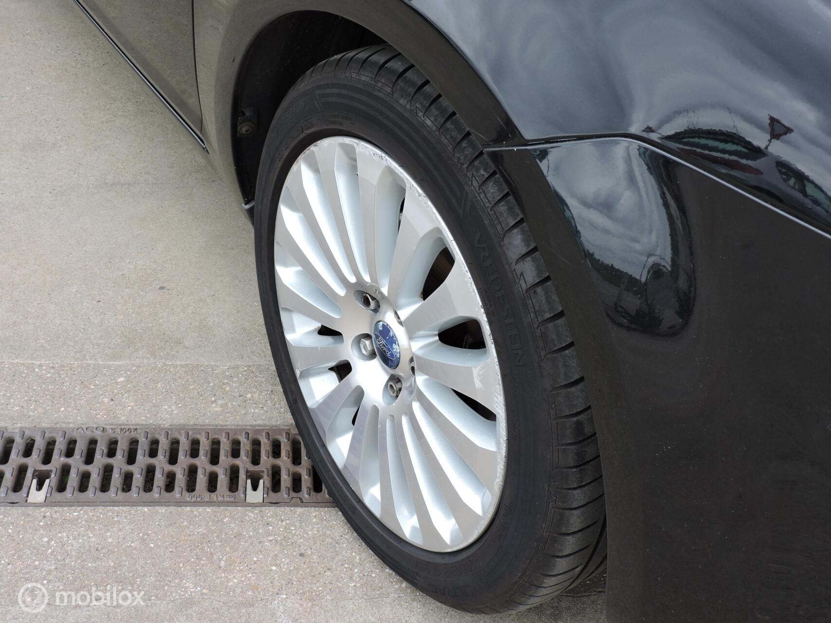 Foto van Ford C-max