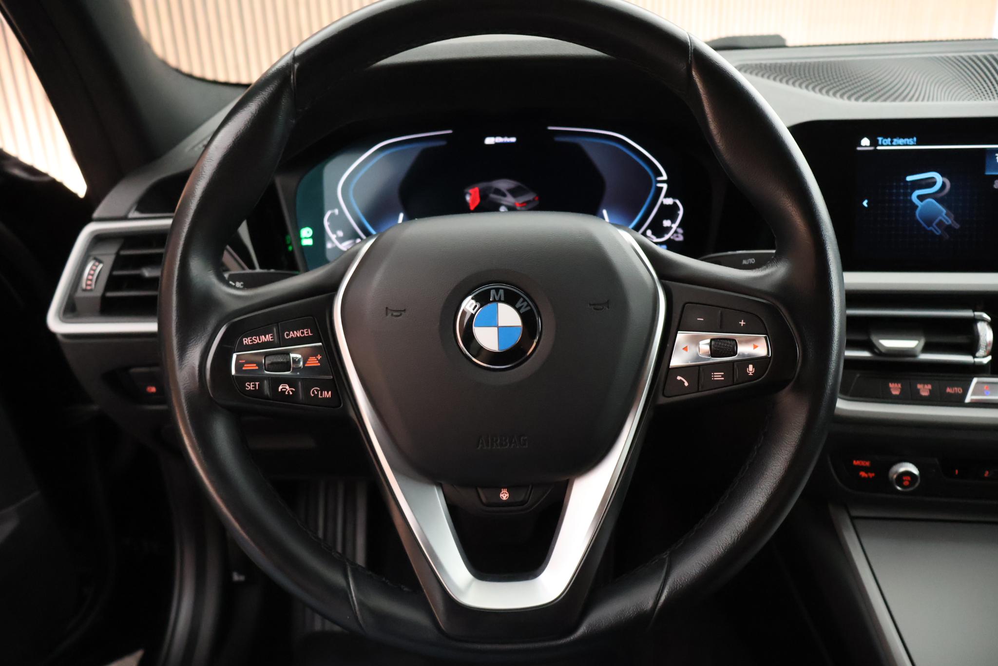 Foto van BMW 330e