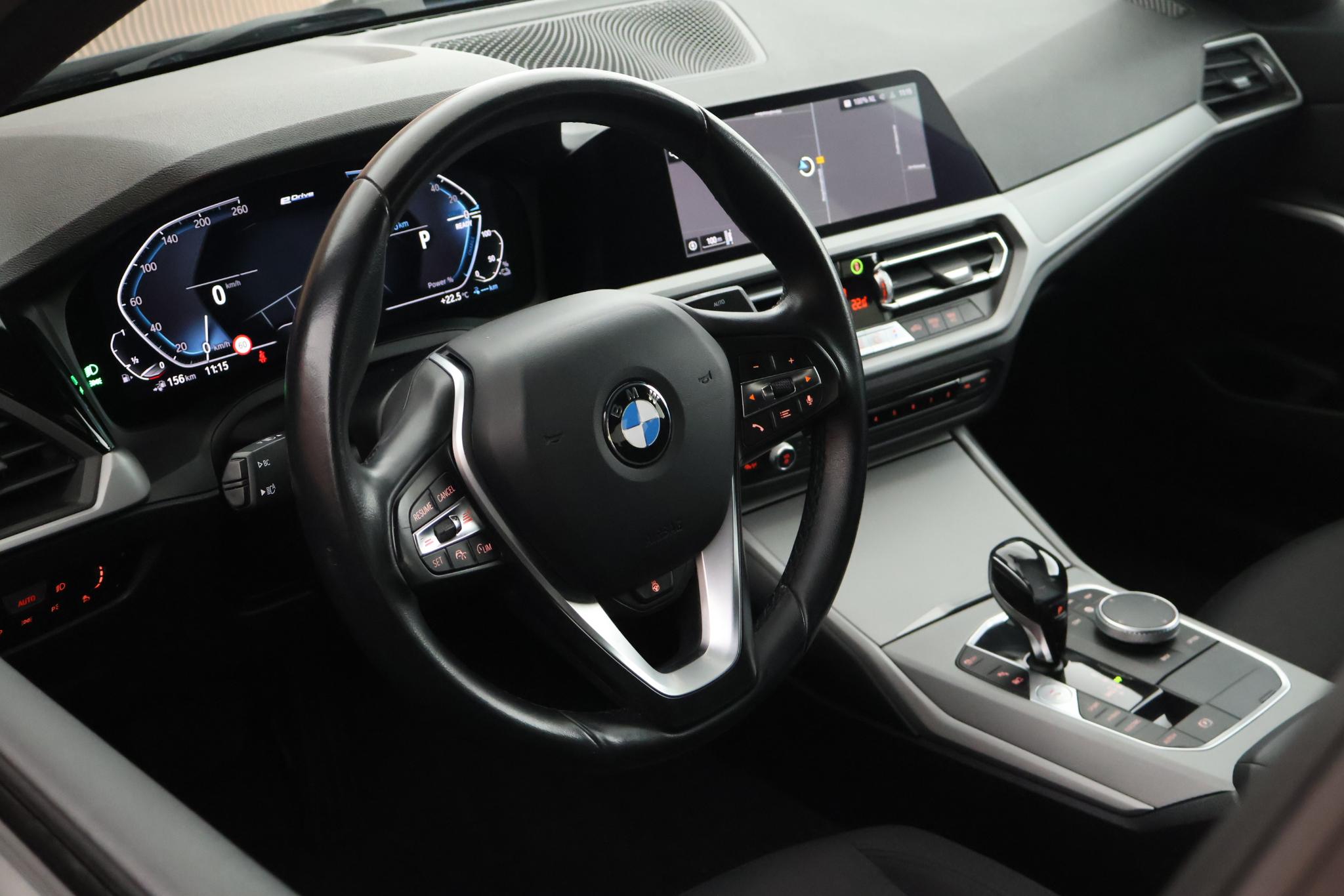 Foto van BMW 330e