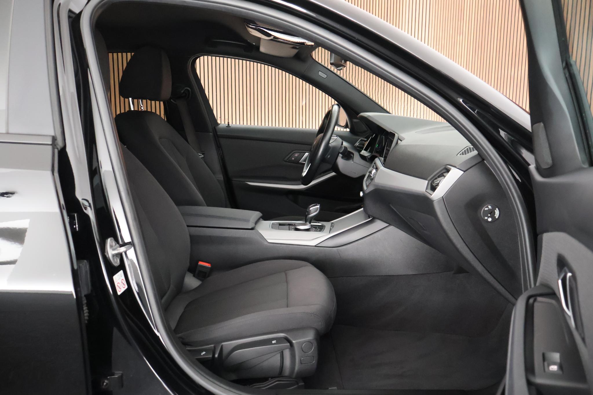 Foto van BMW 330e