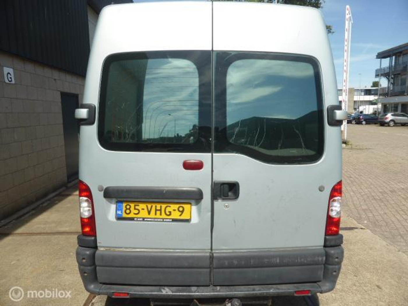 Foto van Renault Master T 33 L2/h2 2.5 Dci 88 KW E4