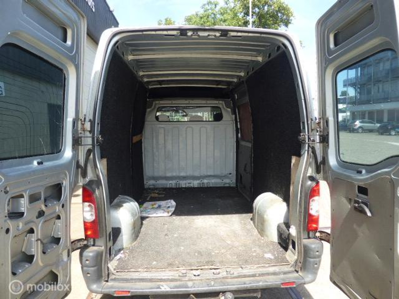 Foto van Renault Master T 33 L2/h2 2.5 Dci 88 KW E4