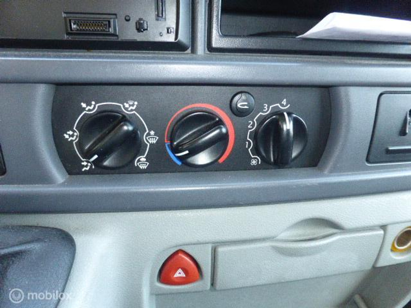 Foto van Renault Master T 33 L2/h2 2.5 Dci 88 KW E4