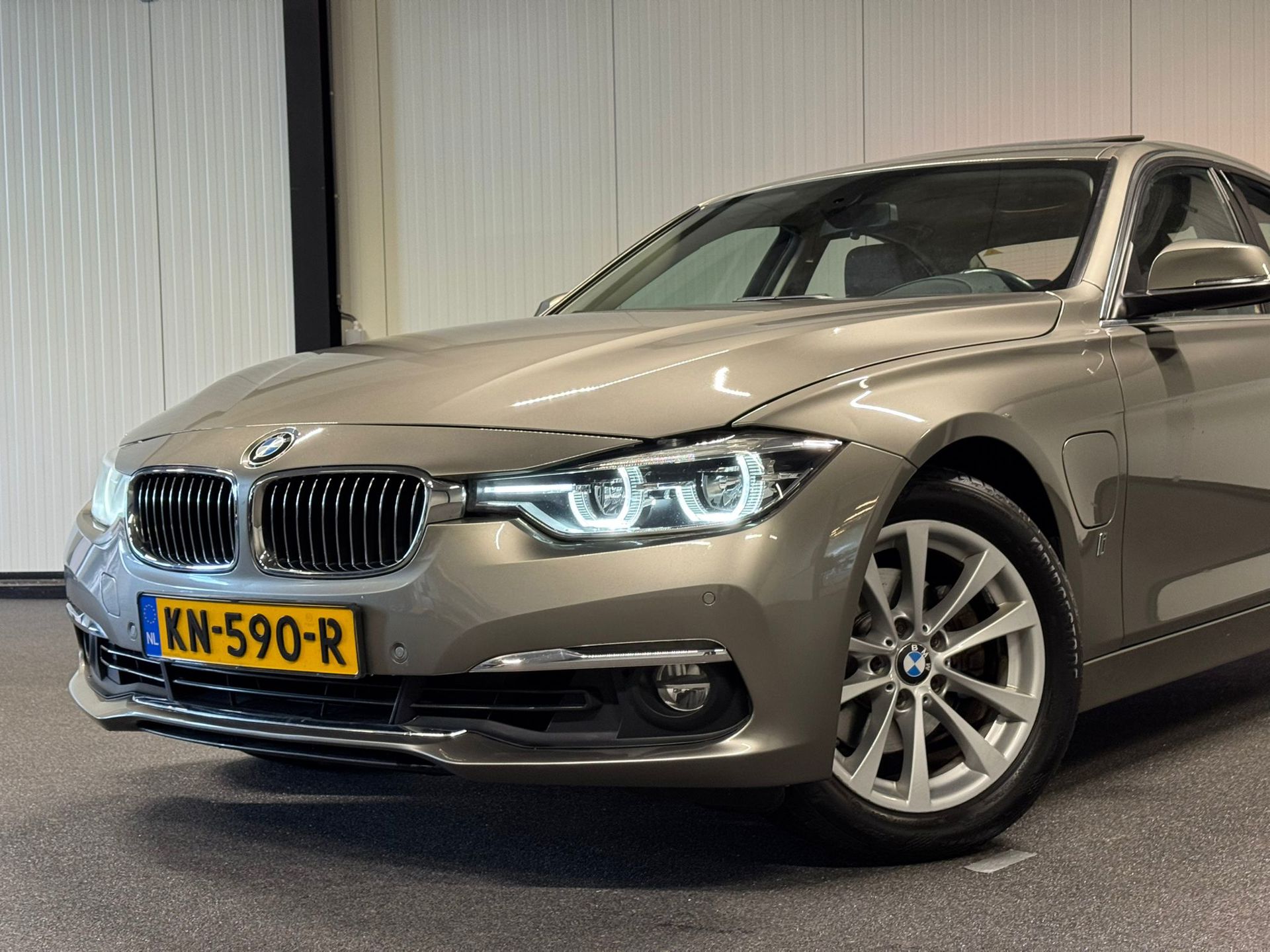 Foto van BMW 330e Iperformance
