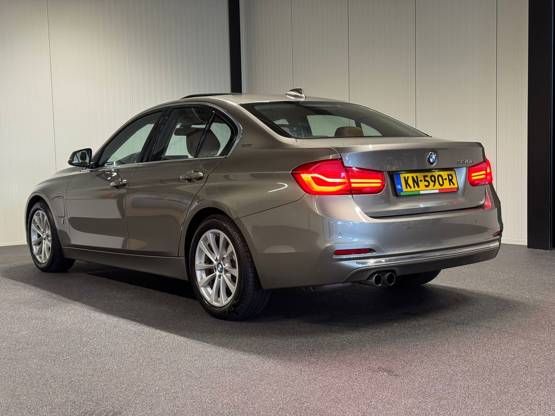 Foto van BMW 330e Iperformance