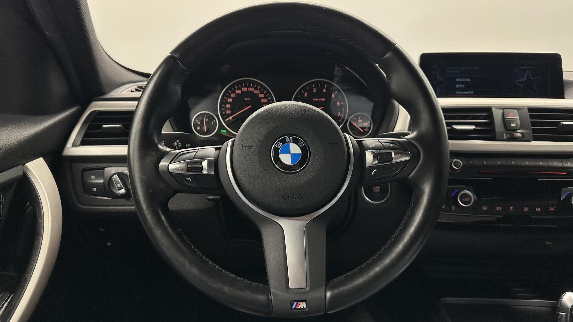 Foto van BMW 330e Iperformance