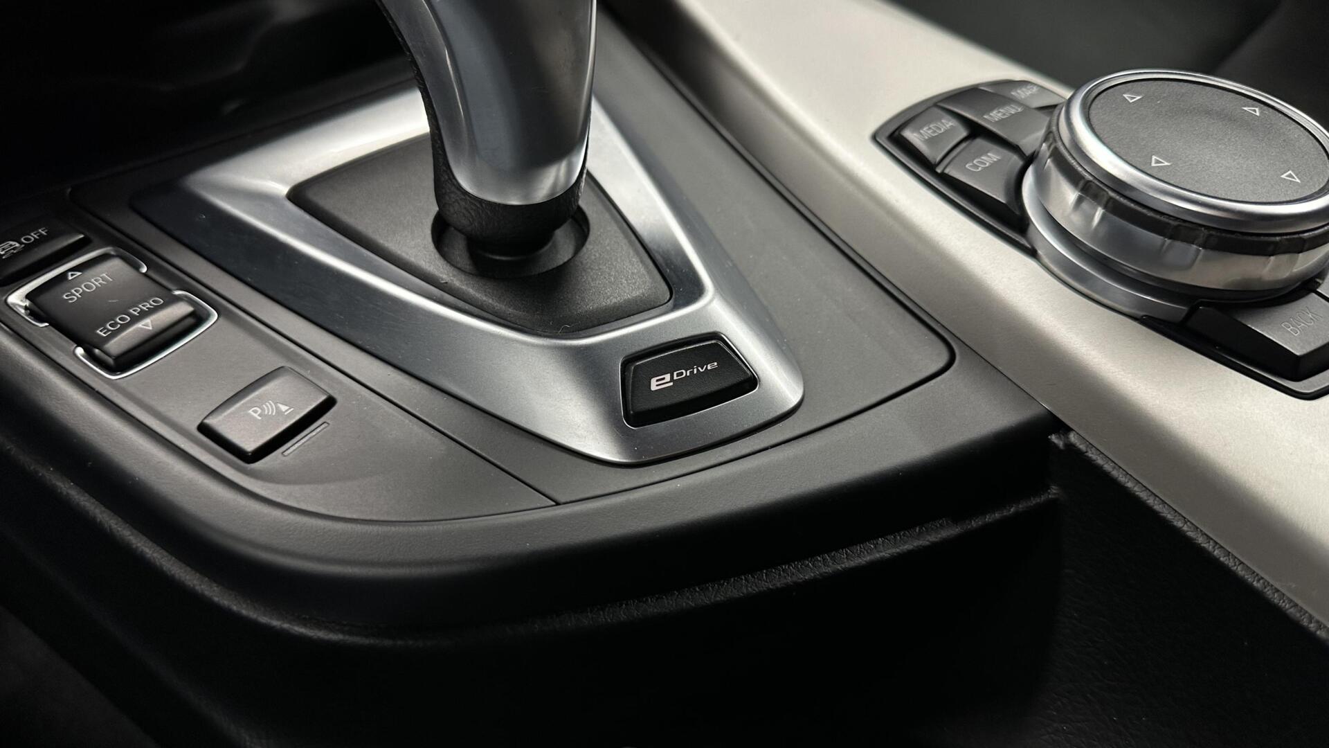 Foto van BMW 330e Iperformance
