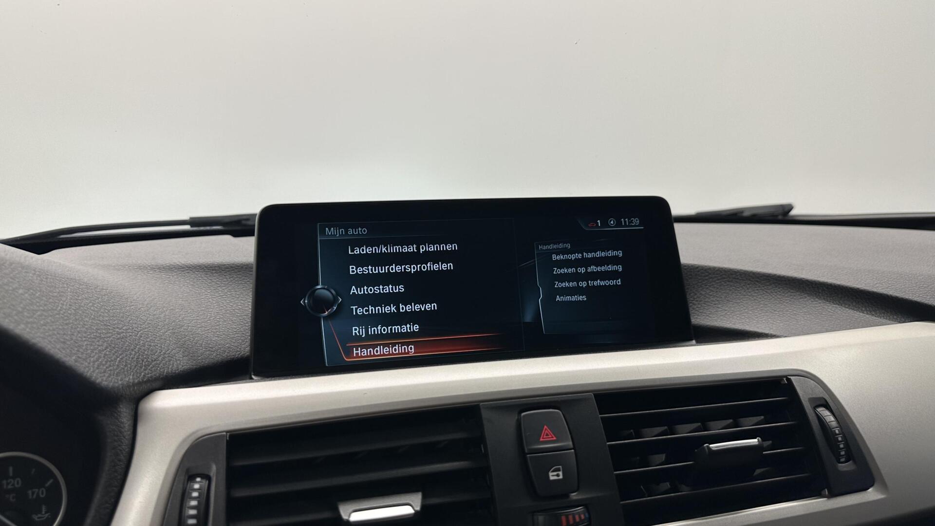 Foto van BMW 330e Iperformance