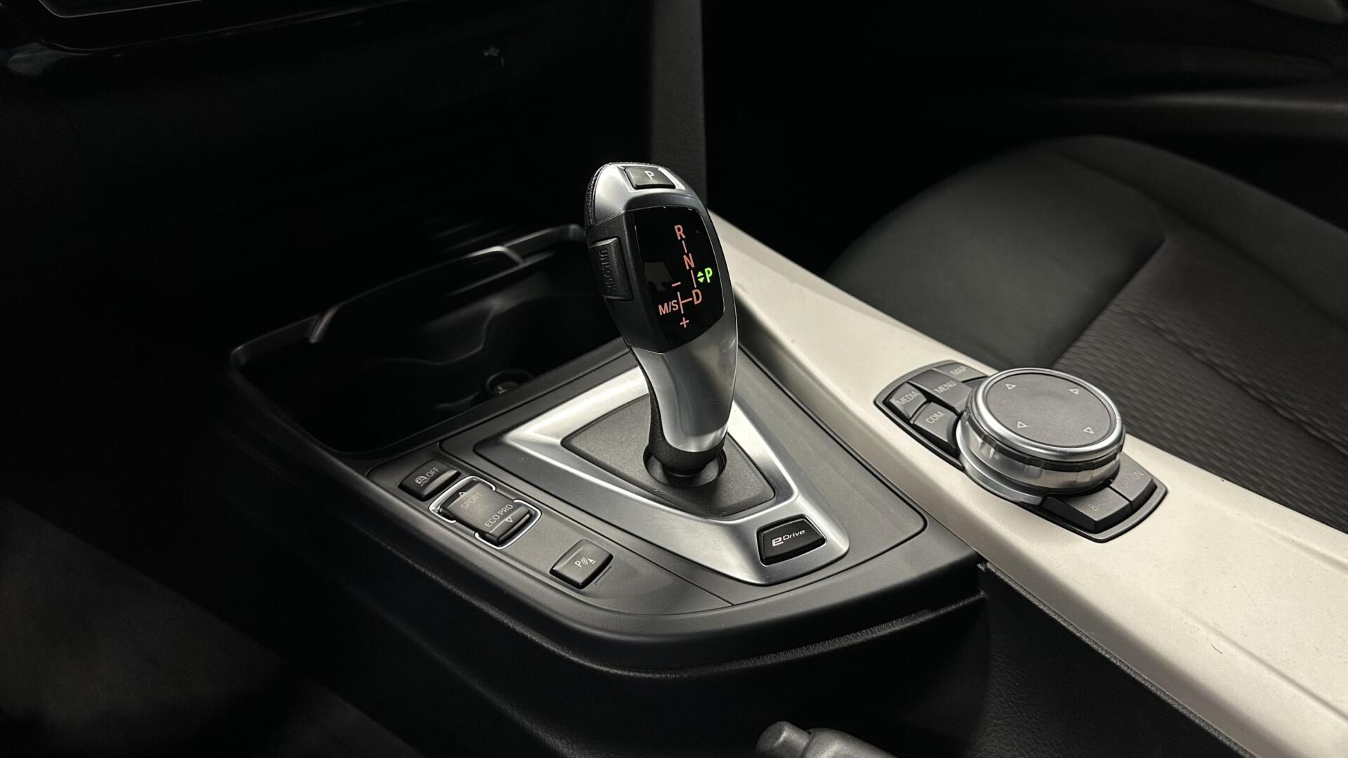 Foto van BMW 330e Iperformance
