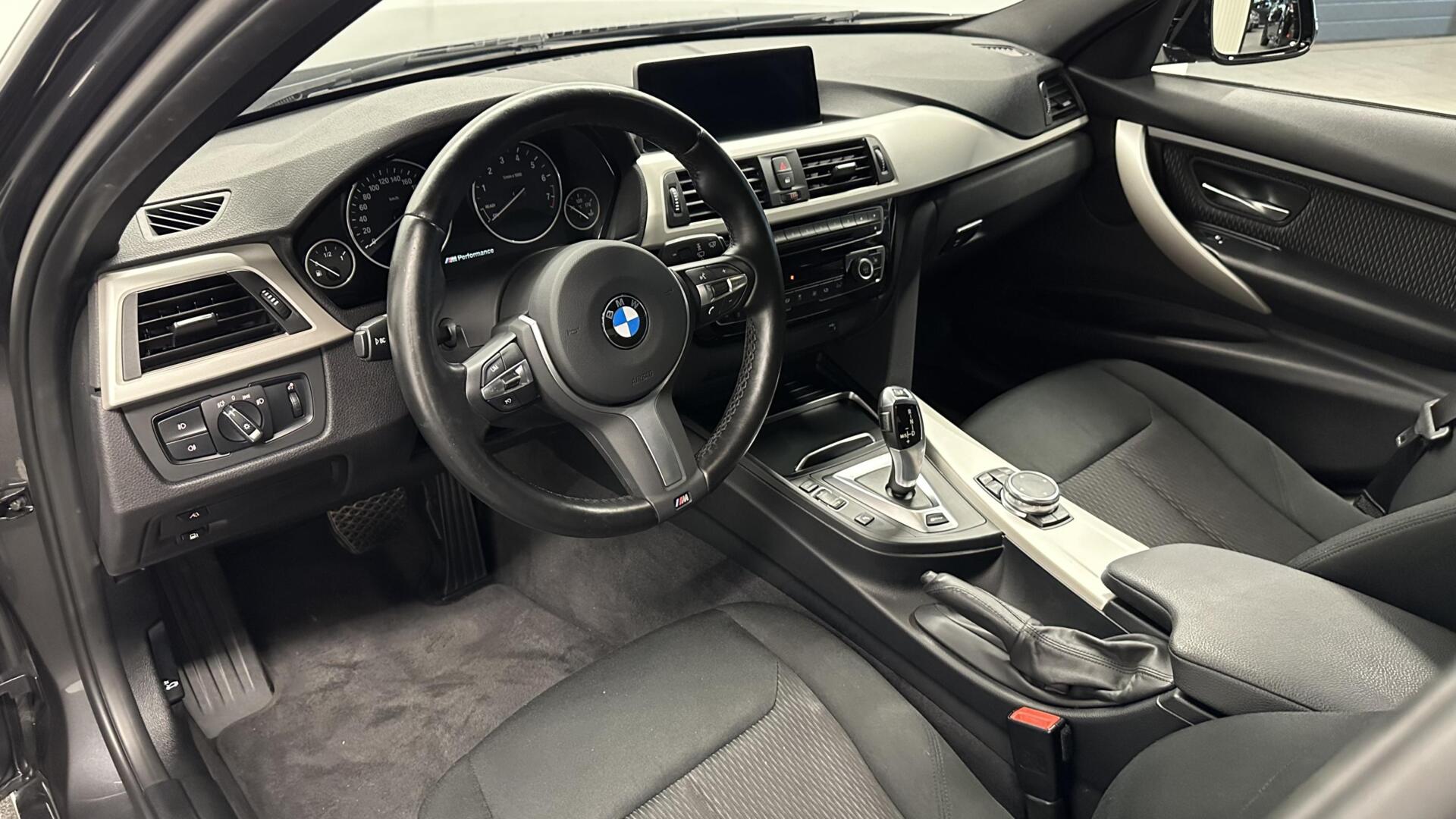 Foto van BMW 330e Iperformance