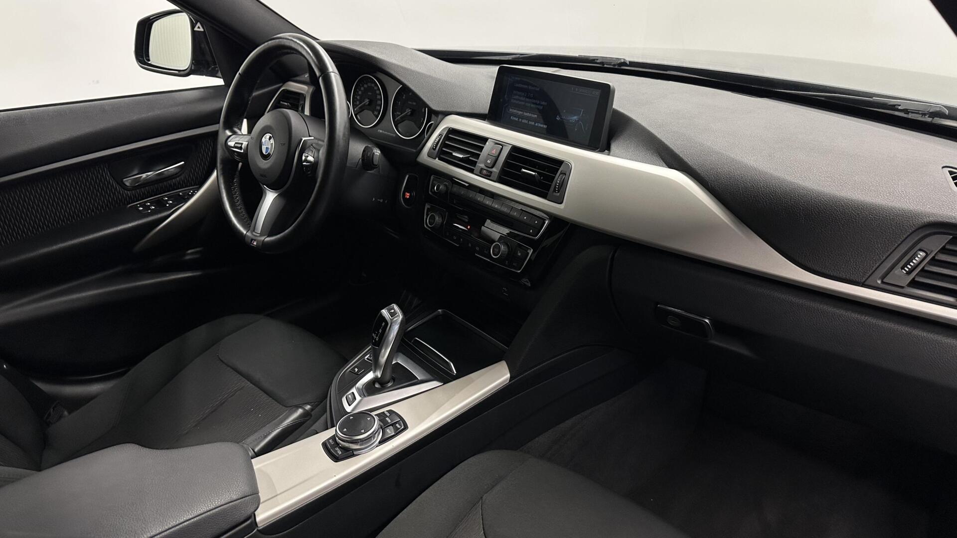 Foto van BMW 330e Iperformance