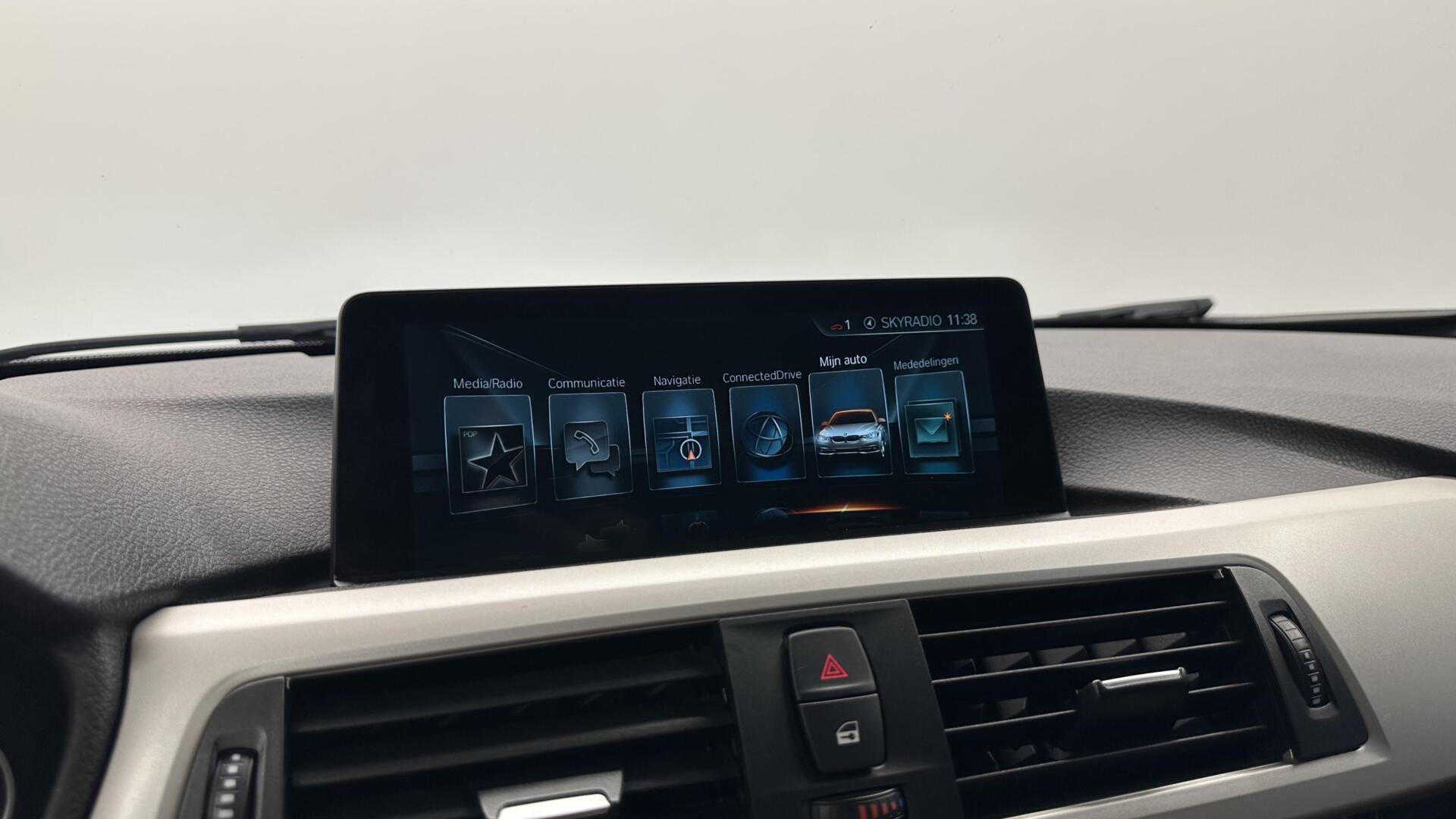 Foto van BMW 330e Iperformance