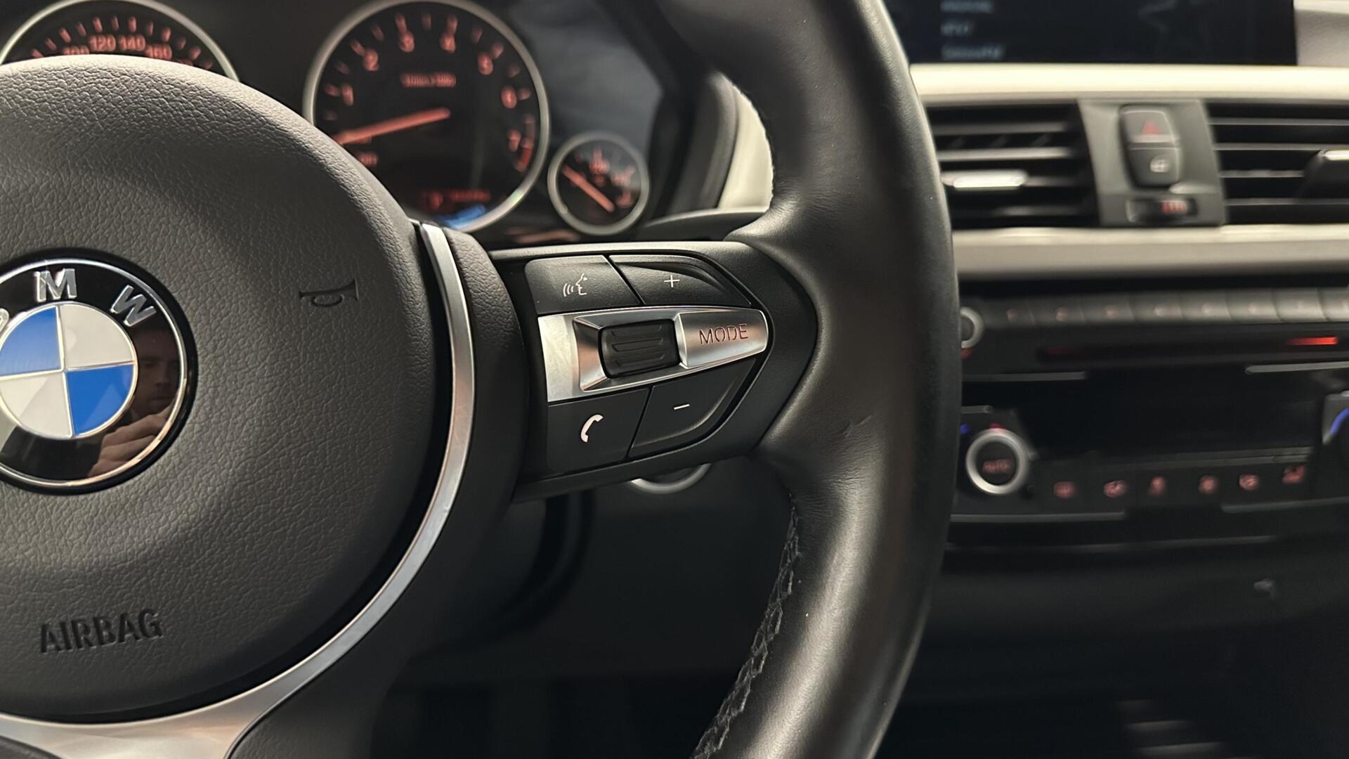 Foto van BMW 330e Iperformance