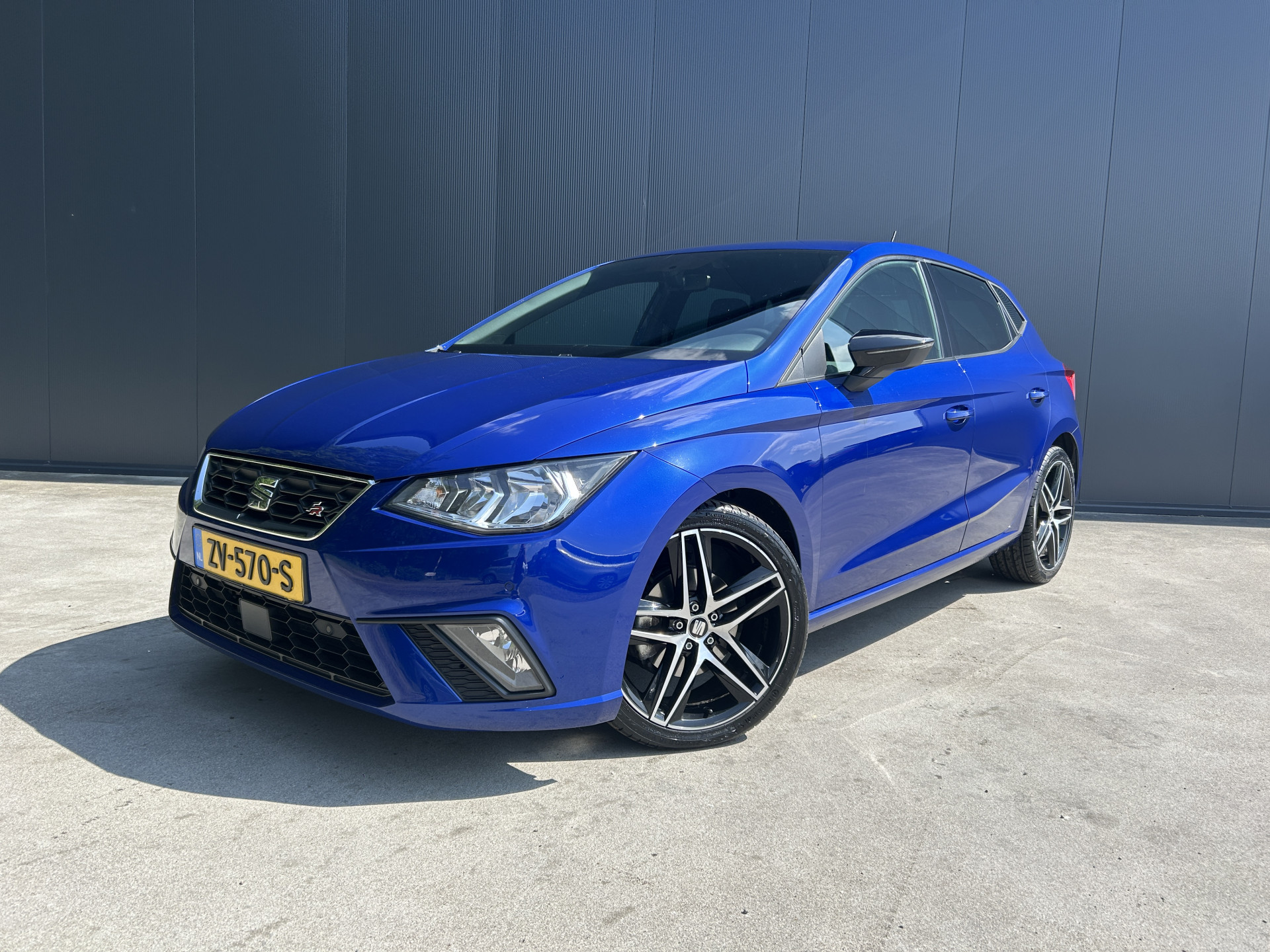 Seat Ibiza 1.0 TSI FR CAMERA CRUISE LED NAVI ECC 2019 - voorkant