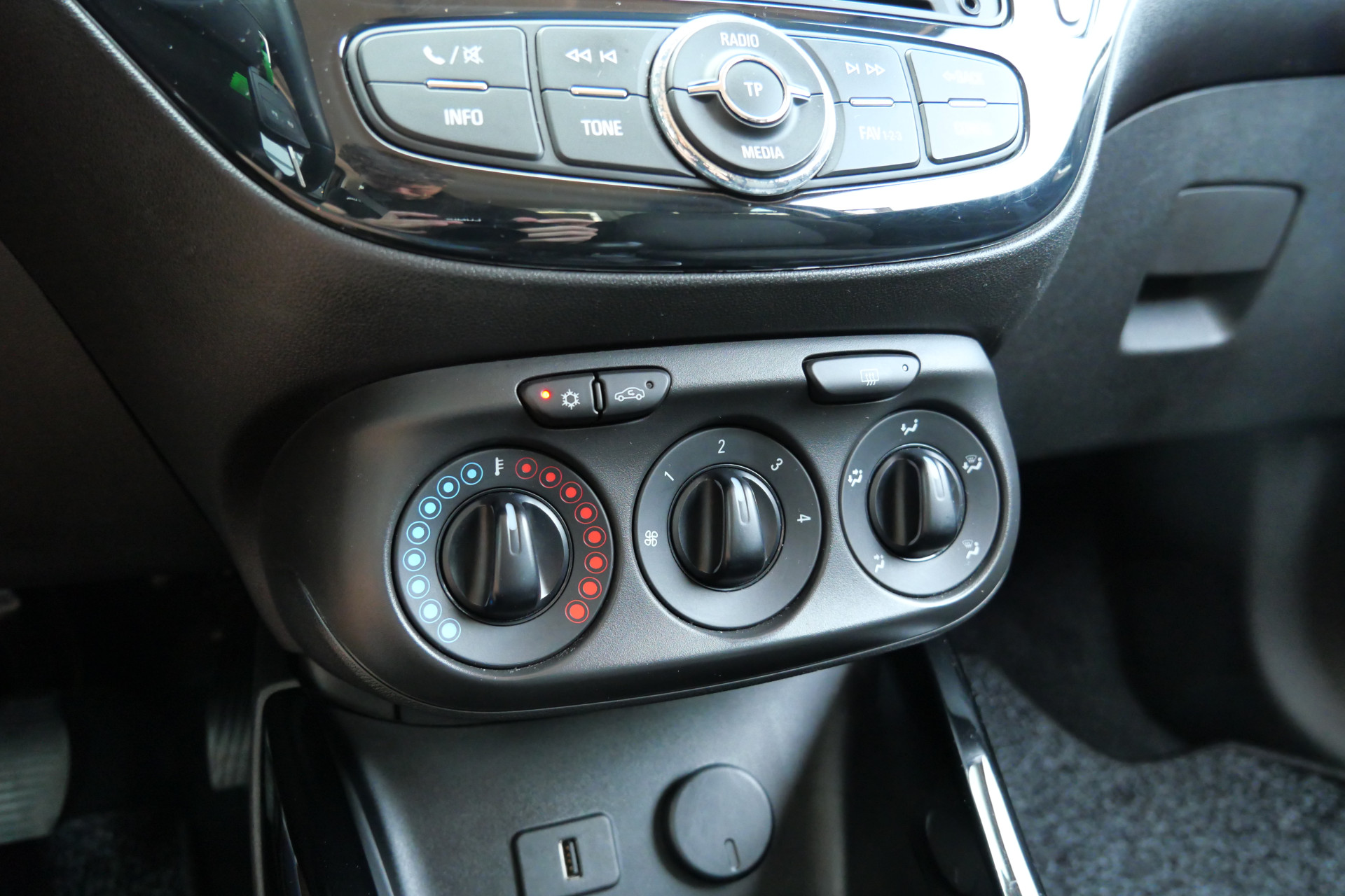 Foto van Opel Adam