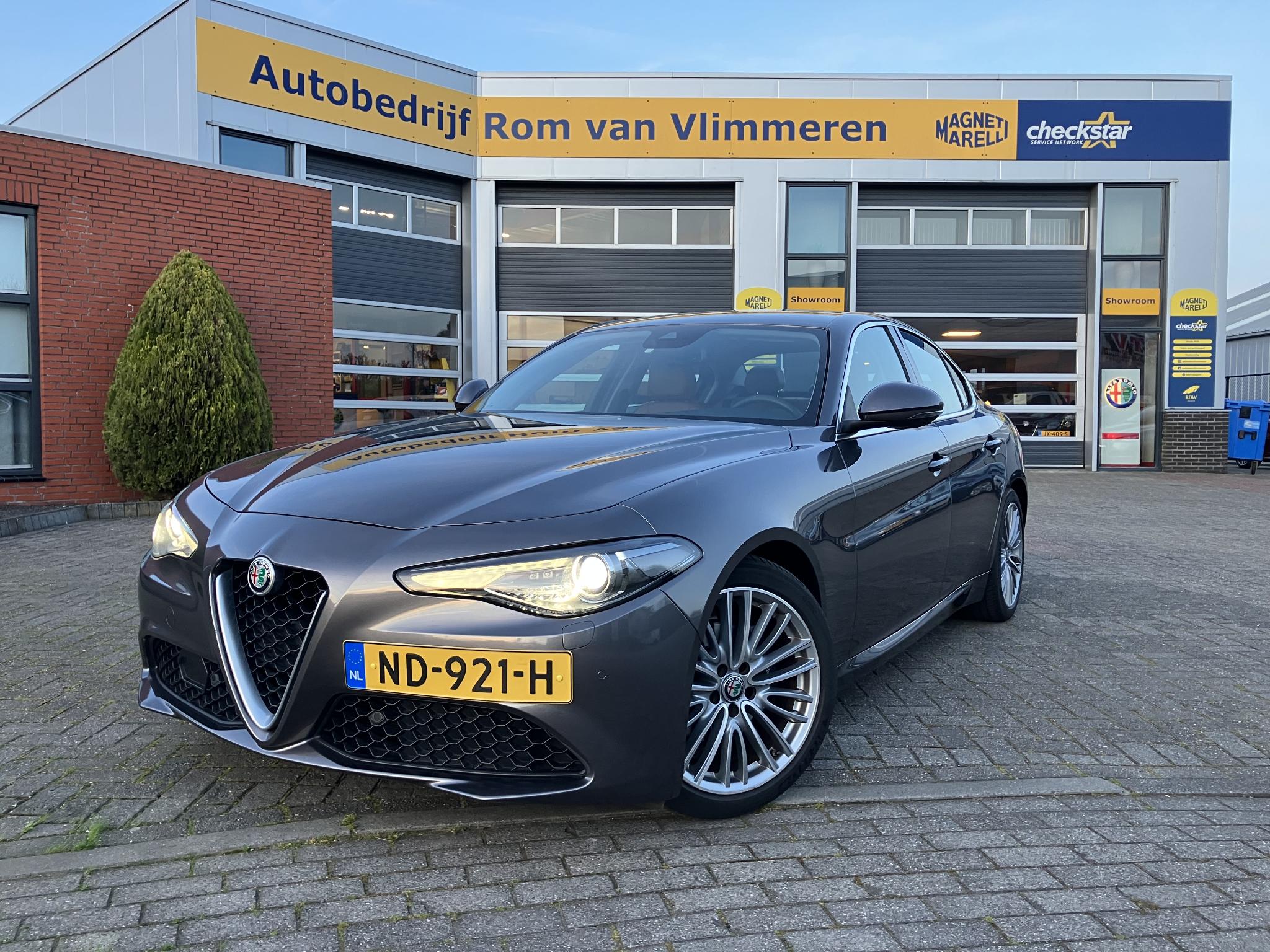 Alfa Romeo Giulia 2.0T Super 2017 - voorkant
