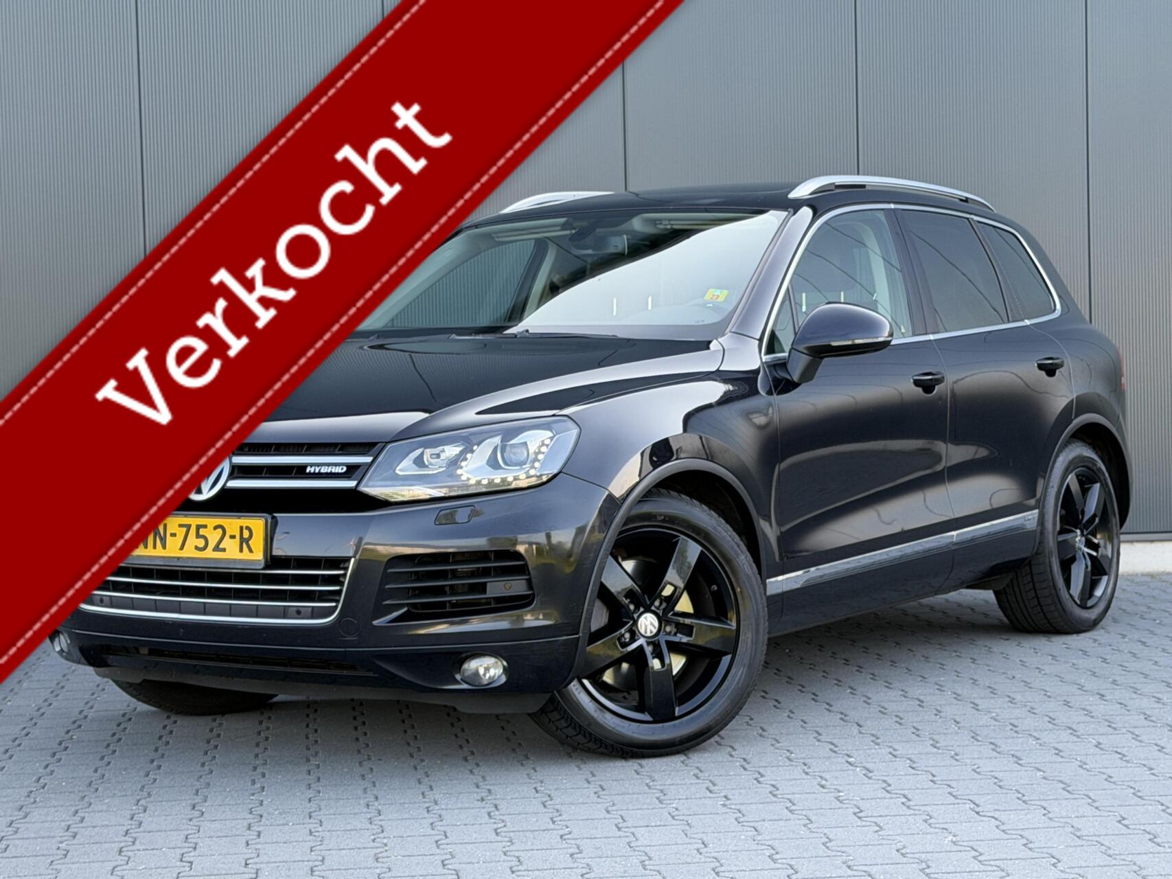 Volkswagen Touareg 3.0 TSI Highline Panoramadak - Leder - Luchtvering 2010 - voorkant