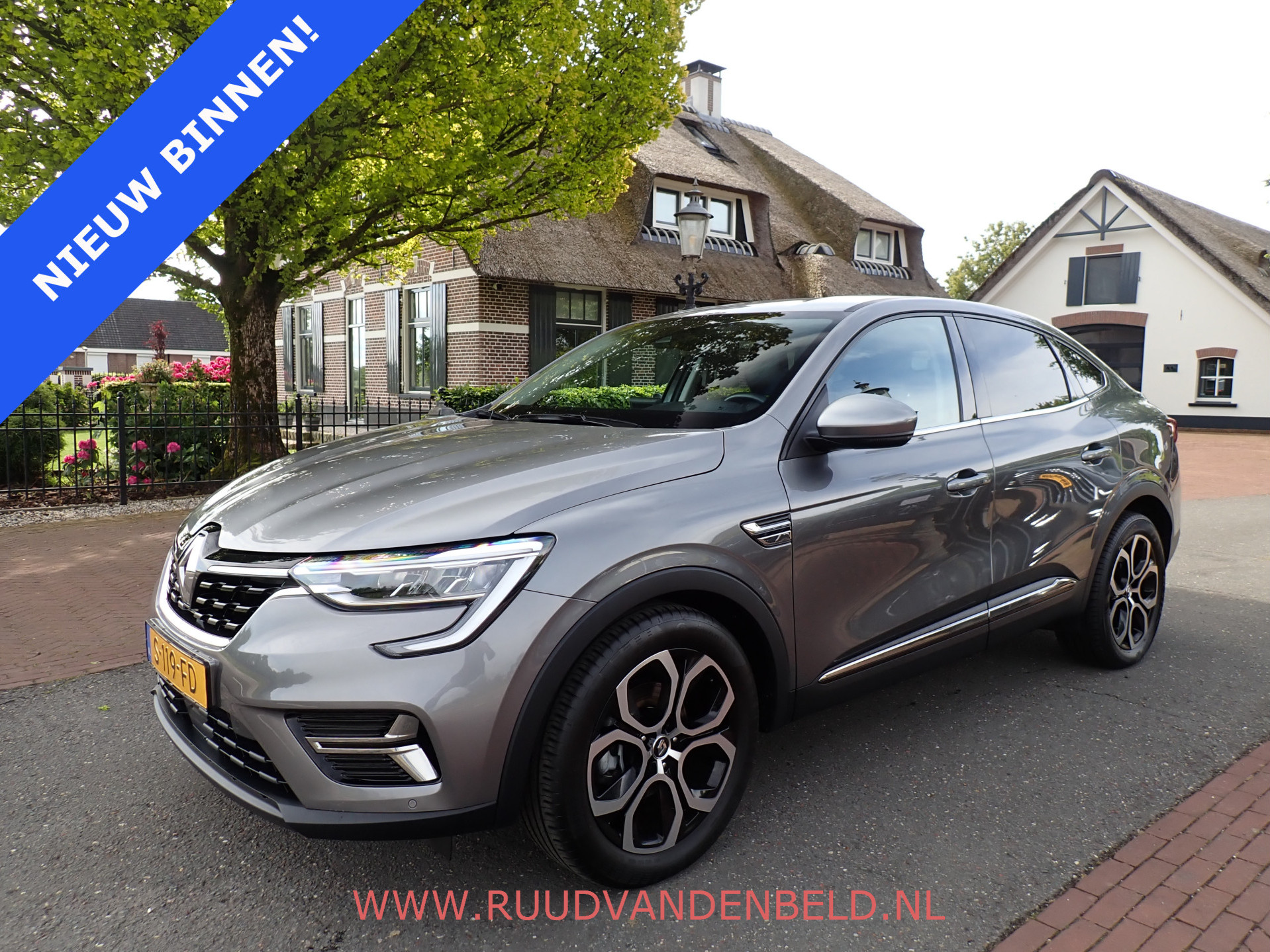 Foto van RENAULT ARKANA E-TECH