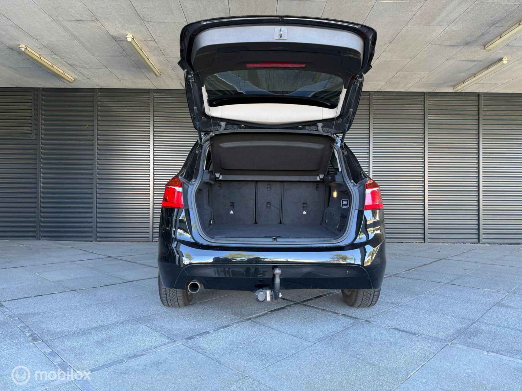 Foto van BMW 216i Active Tourer