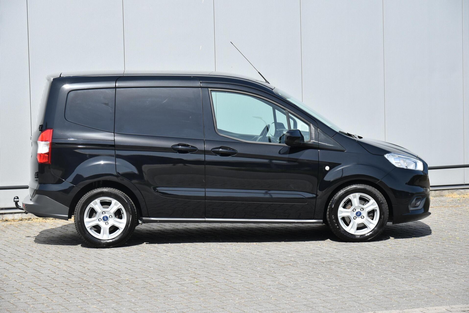 Foto van Ford Transit Courier