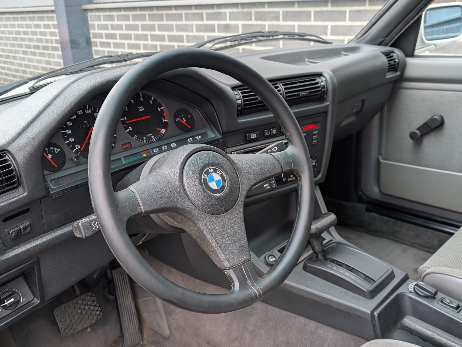 Foto van BMW 325i