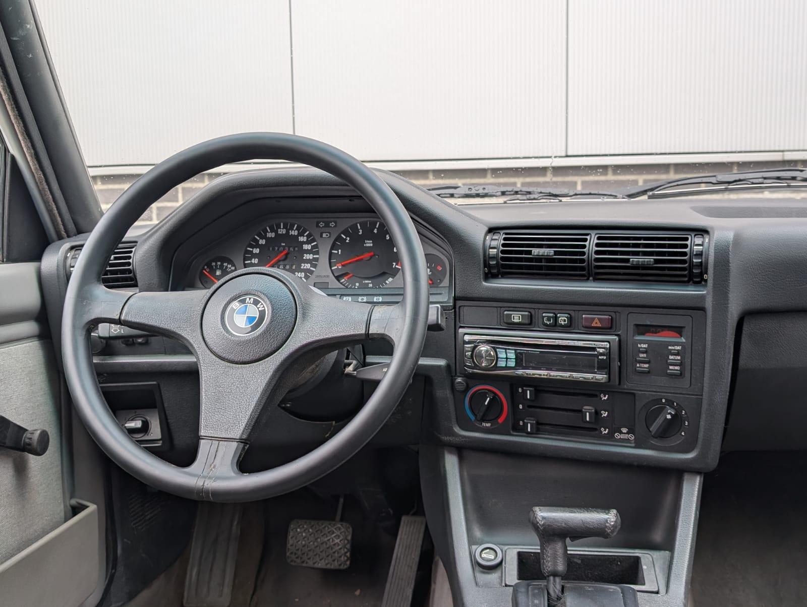 Foto van BMW 325i