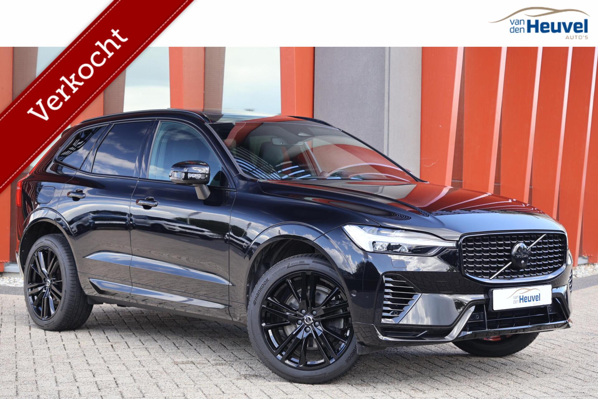 Volvo Xc60 T6 Recharge AWD Black Edition |Stoelverwarming | Panoramadak | 360° Camera | B&W | Pilot Assist | Keyless 2021 - voorkant
