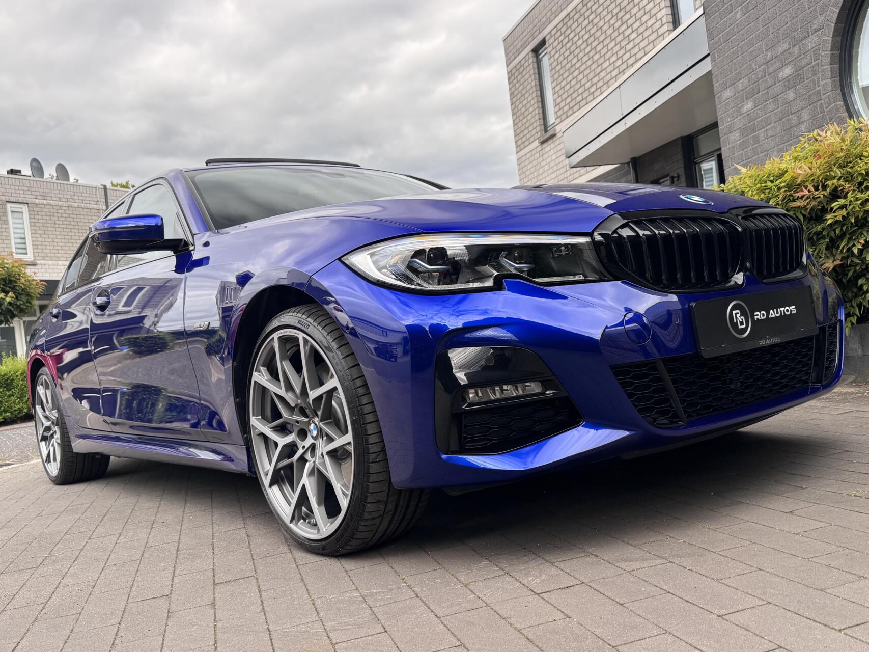 Foto van BMW 330e xDrive