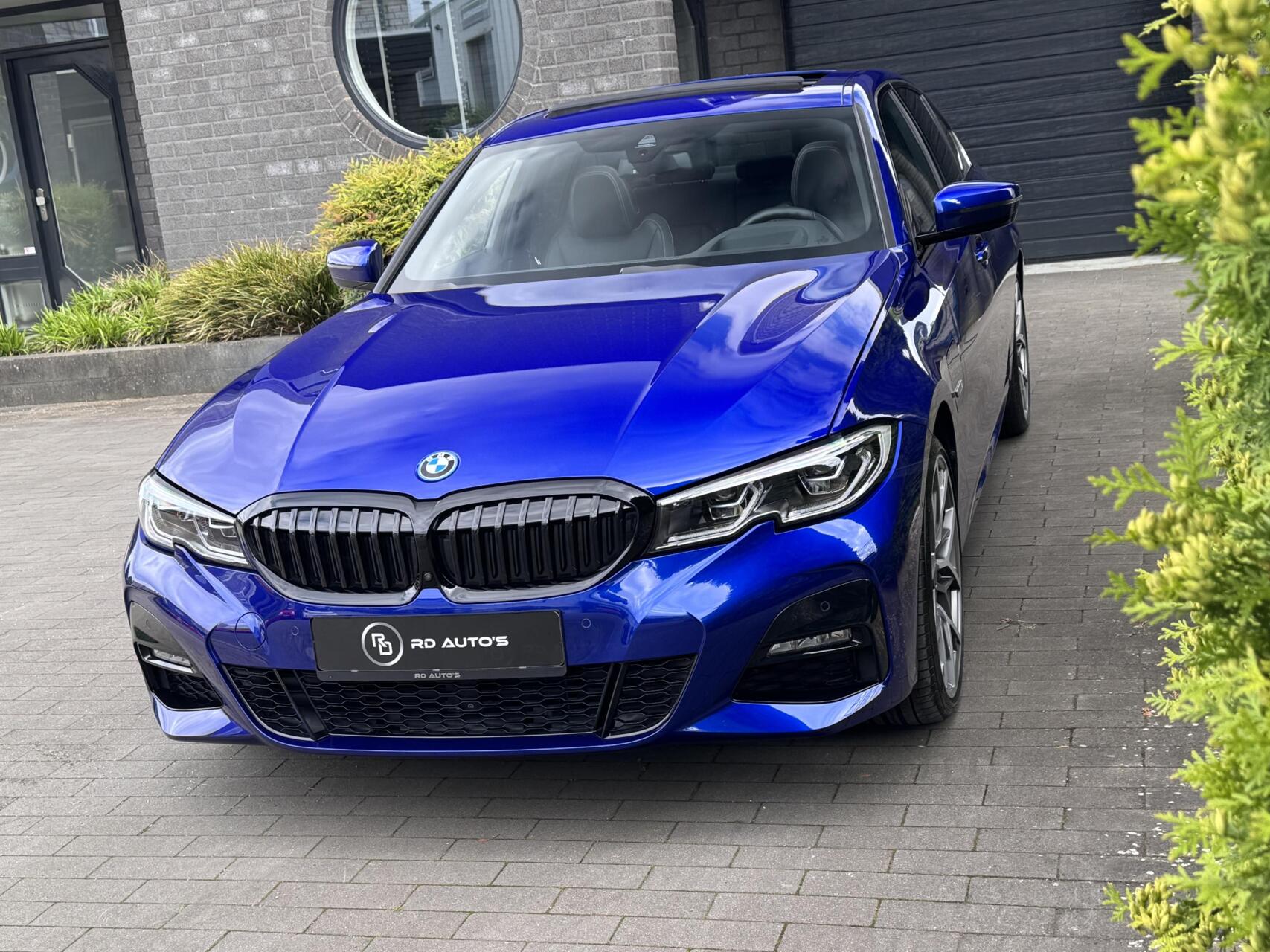 Foto van BMW 330e xDrive