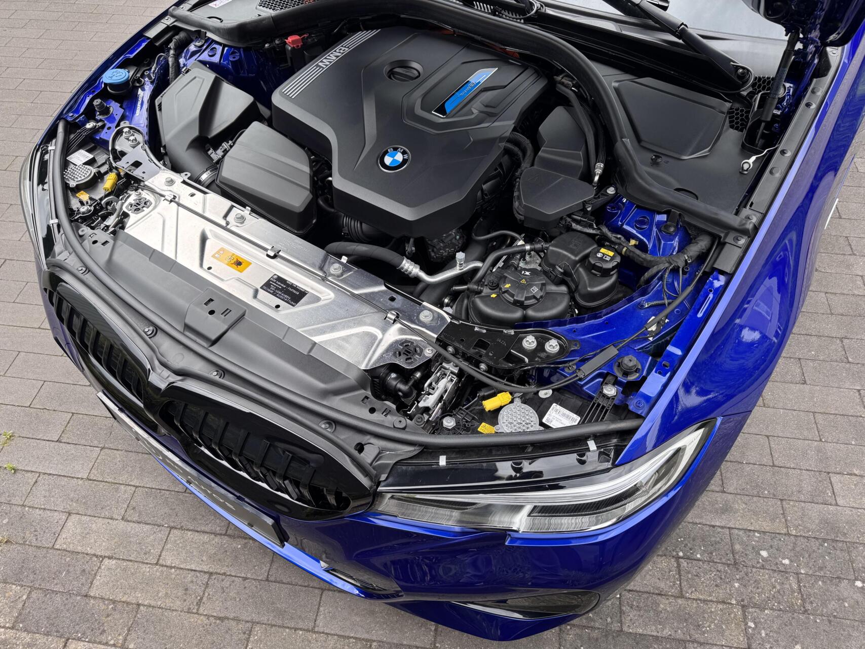 Foto van BMW 330e xDrive