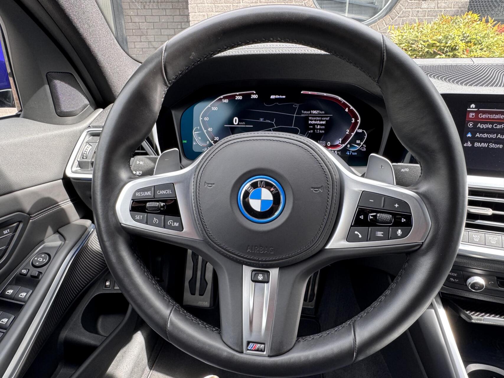 Foto van BMW 330e xDrive